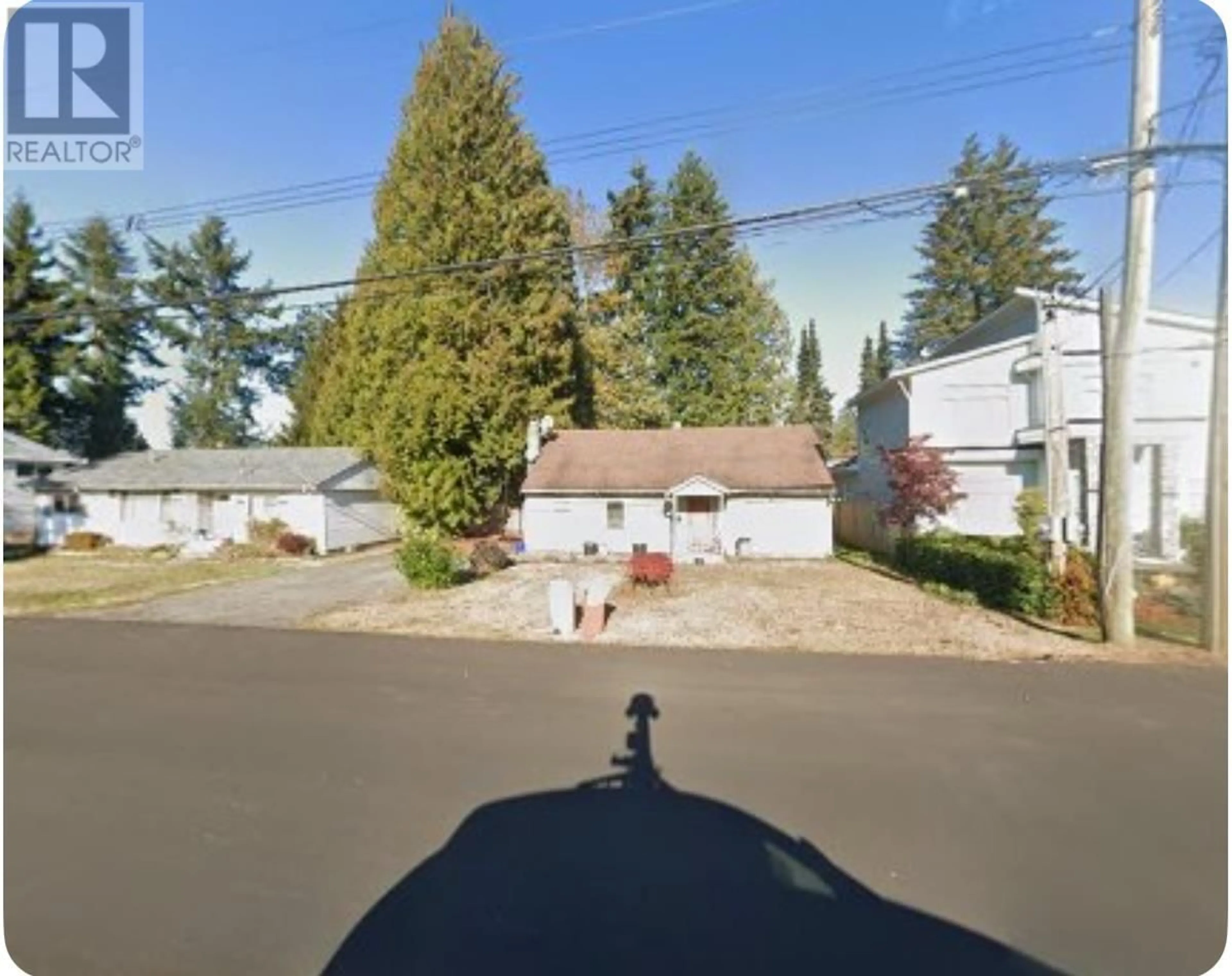 A pic from outside/outdoor area/front of a property/back of a property/a pic from drone, street for 20817 CAMWOOD AVENUE, Maple Ridge British Columbia V2X2N9