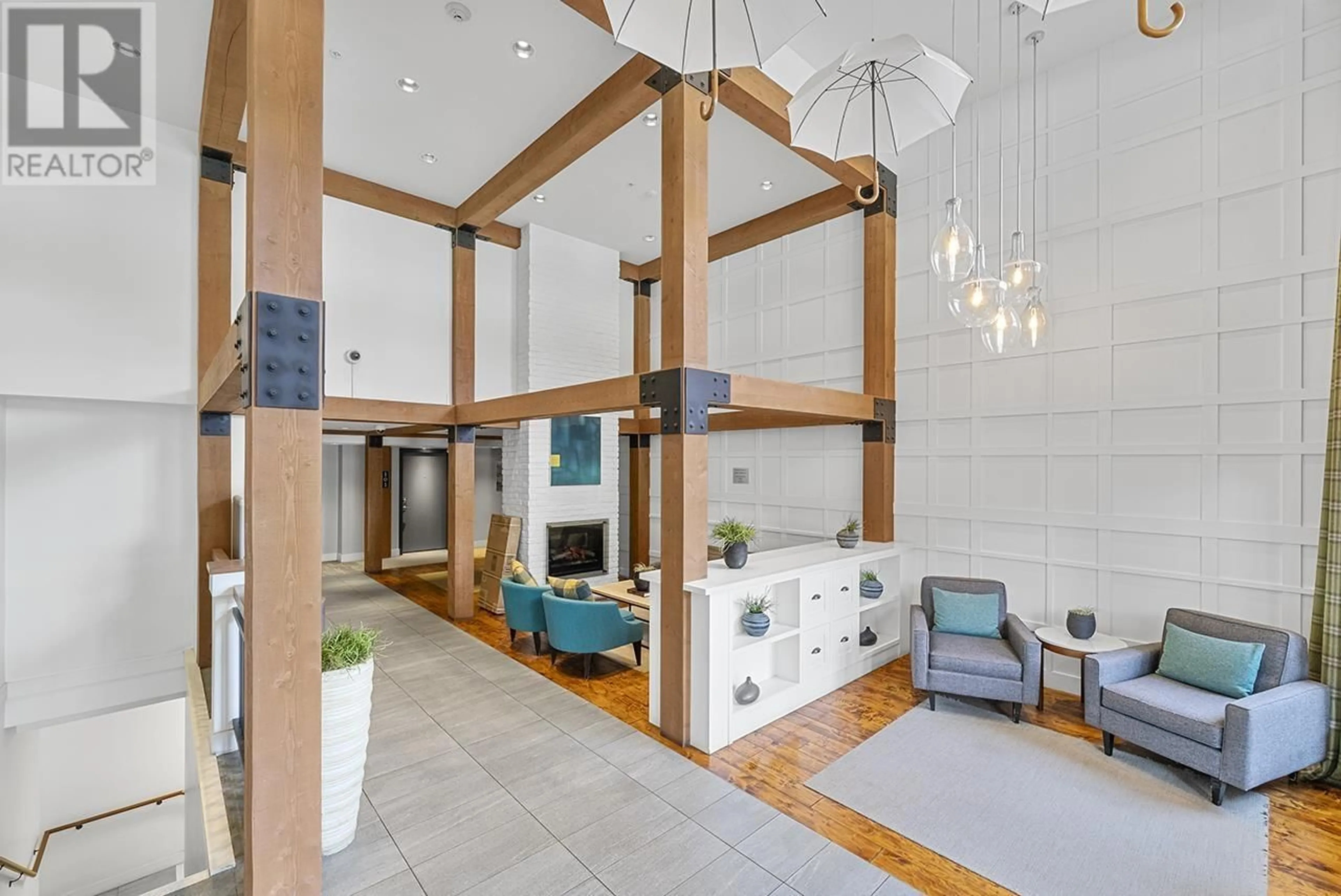 Indoor foyer for 316 - 500 ROYAL AVENUE, New Westminster British Columbia V3L0G5