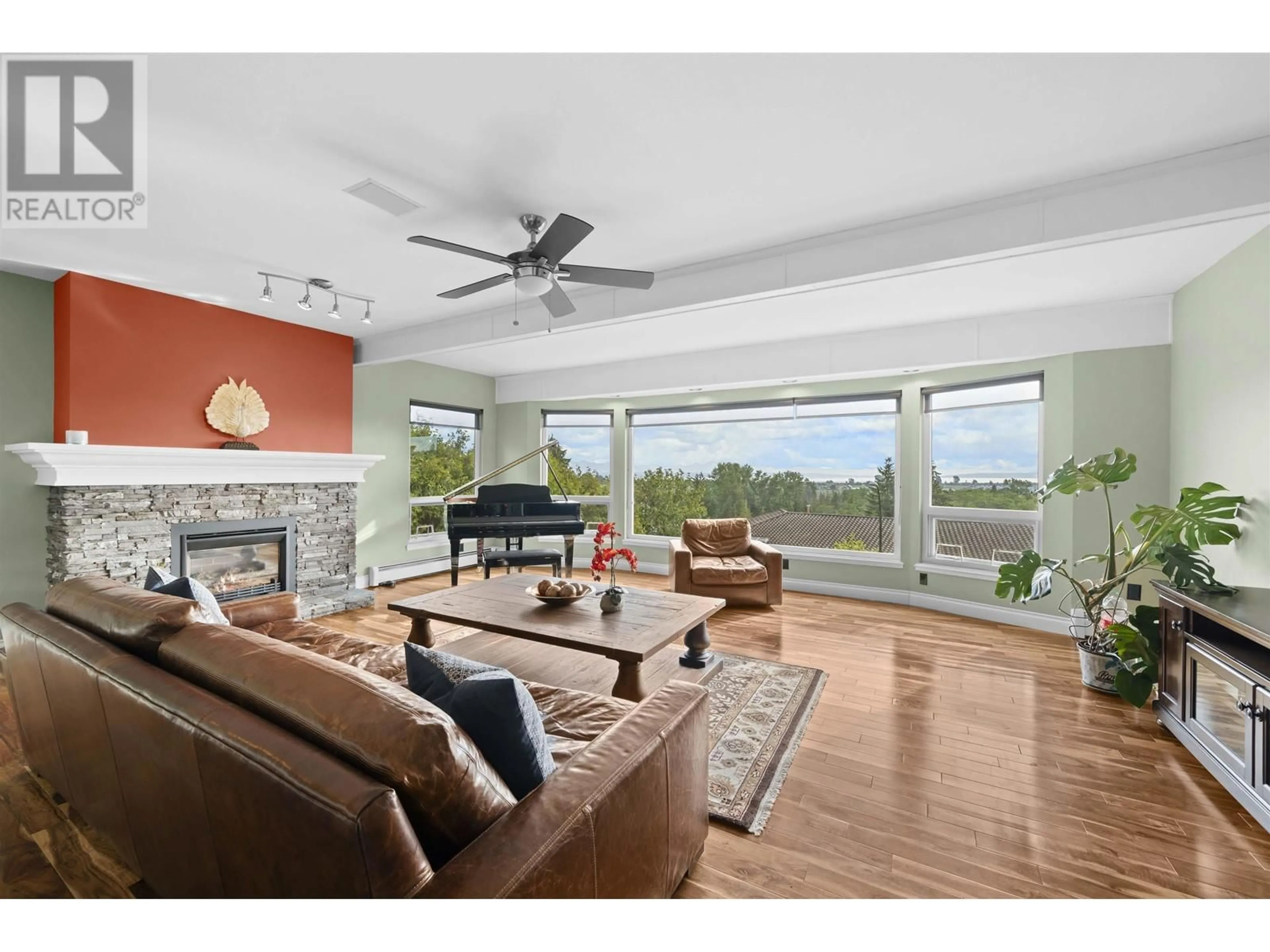 Living room with furniture, unknown for 163 WOODLAND DRIVE, Tsawwassen British Columbia V4L2H7