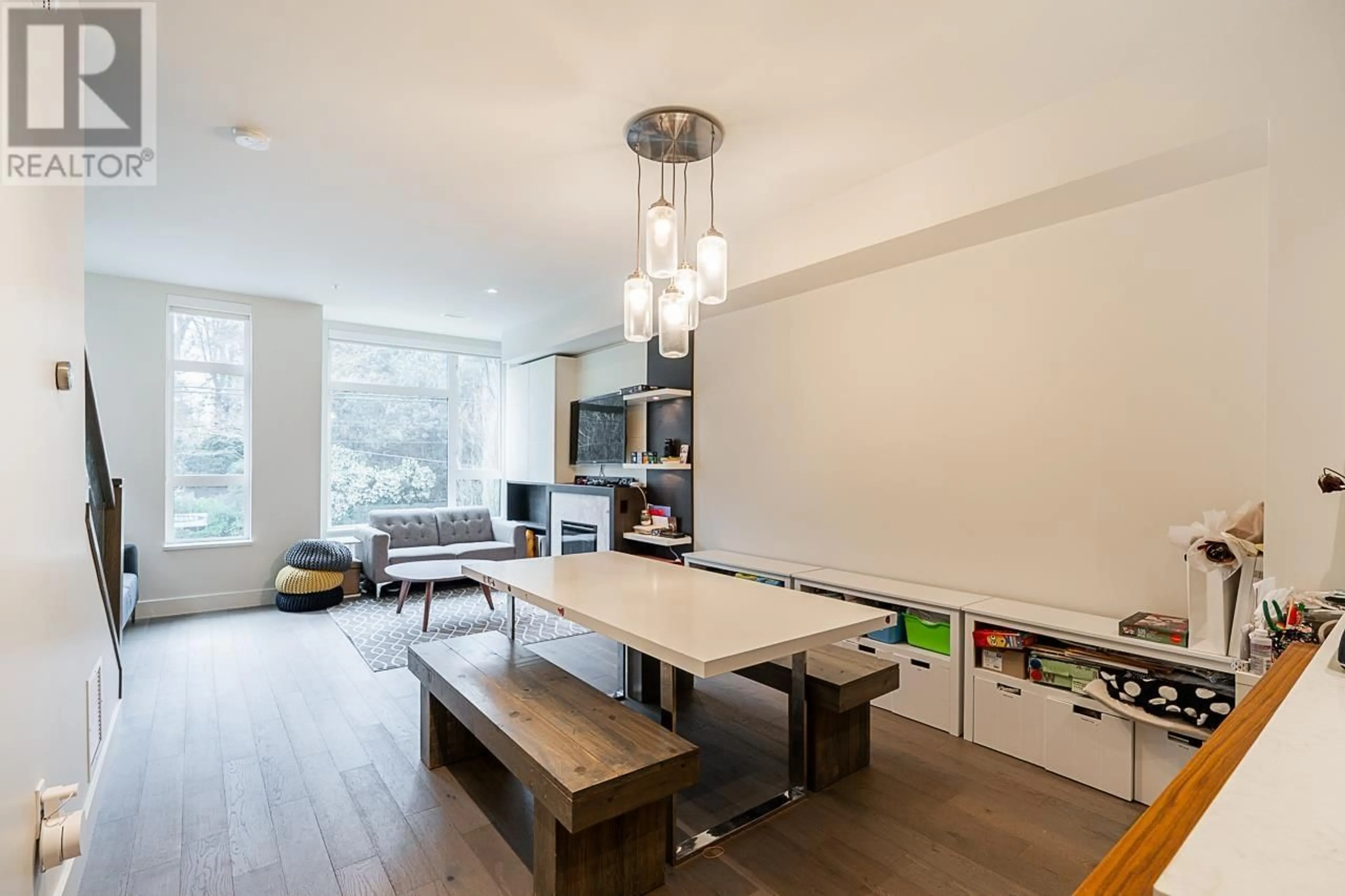 Unknown for 5512 OAK STREET, Vancouver British Columbia V6M2V6