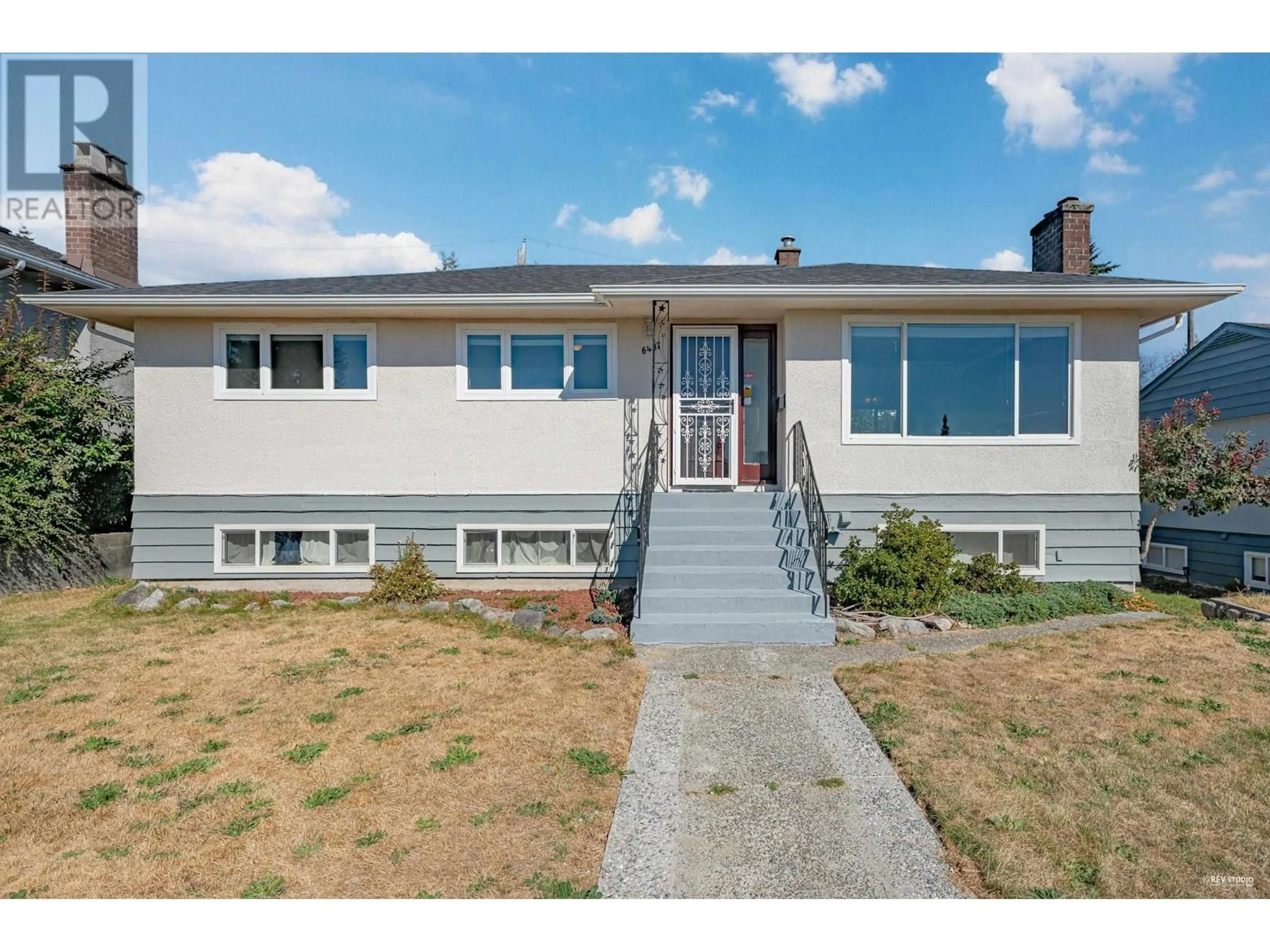 Home with vinyl exterior material, street for 6407 CLINTON STREET, Burnaby British Columbia V5E1A3