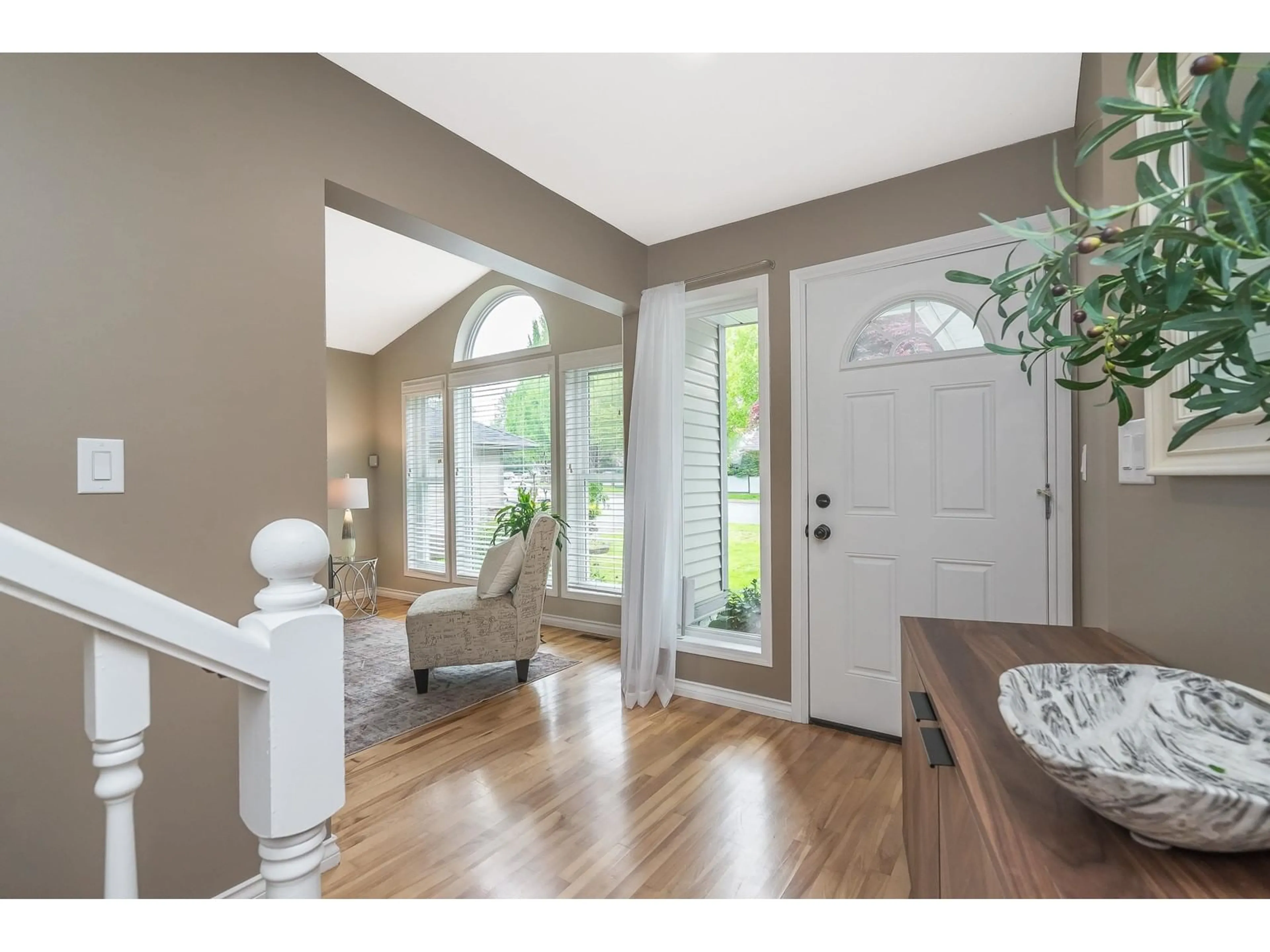 Indoor entryway for 8548 212, Langley British Columbia V1M2E7