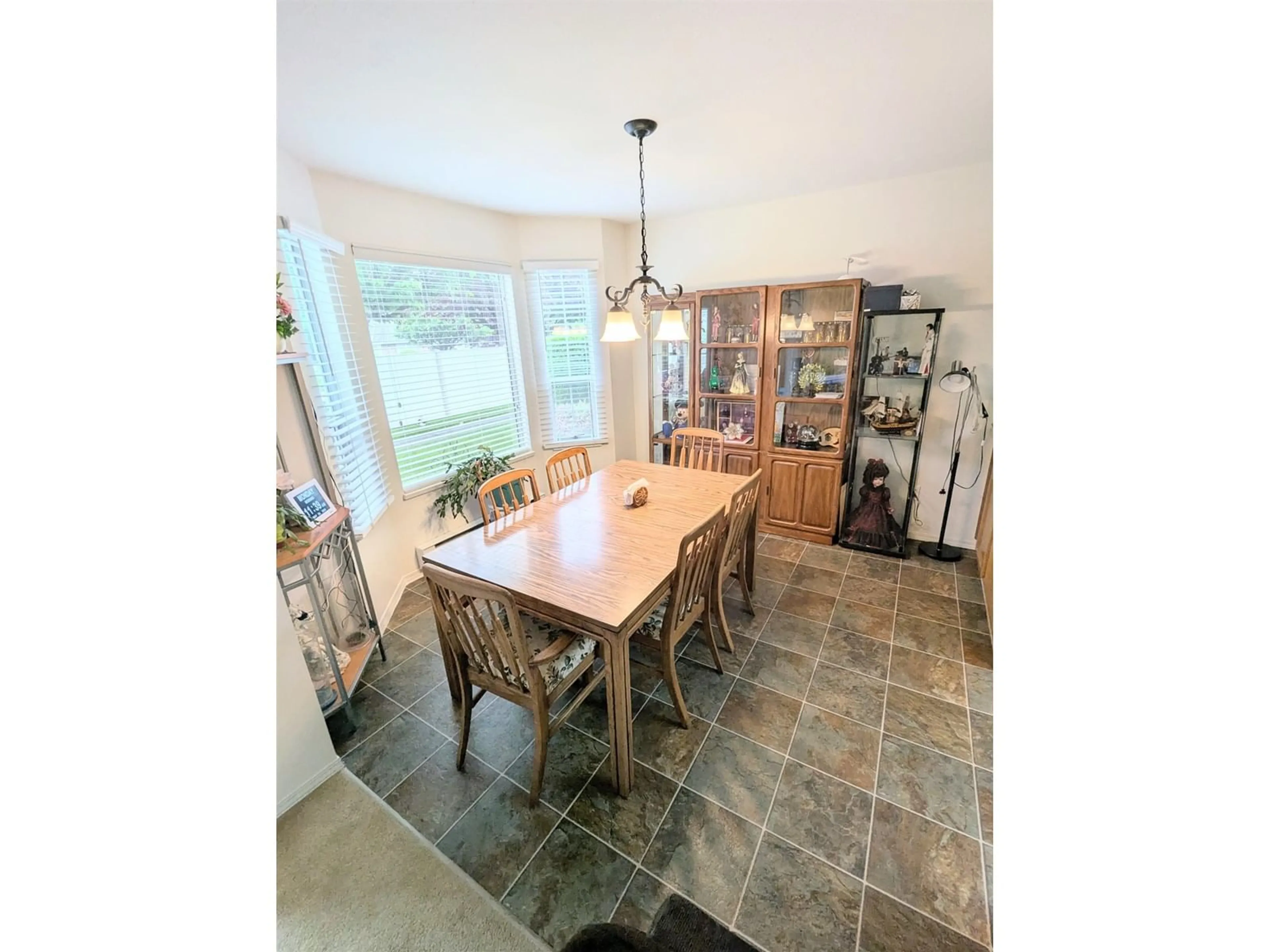 Dining room, ceramic/tile floor for 13 - 2919 TRAFALGAR, Abbotsford British Columbia V2S7Y1