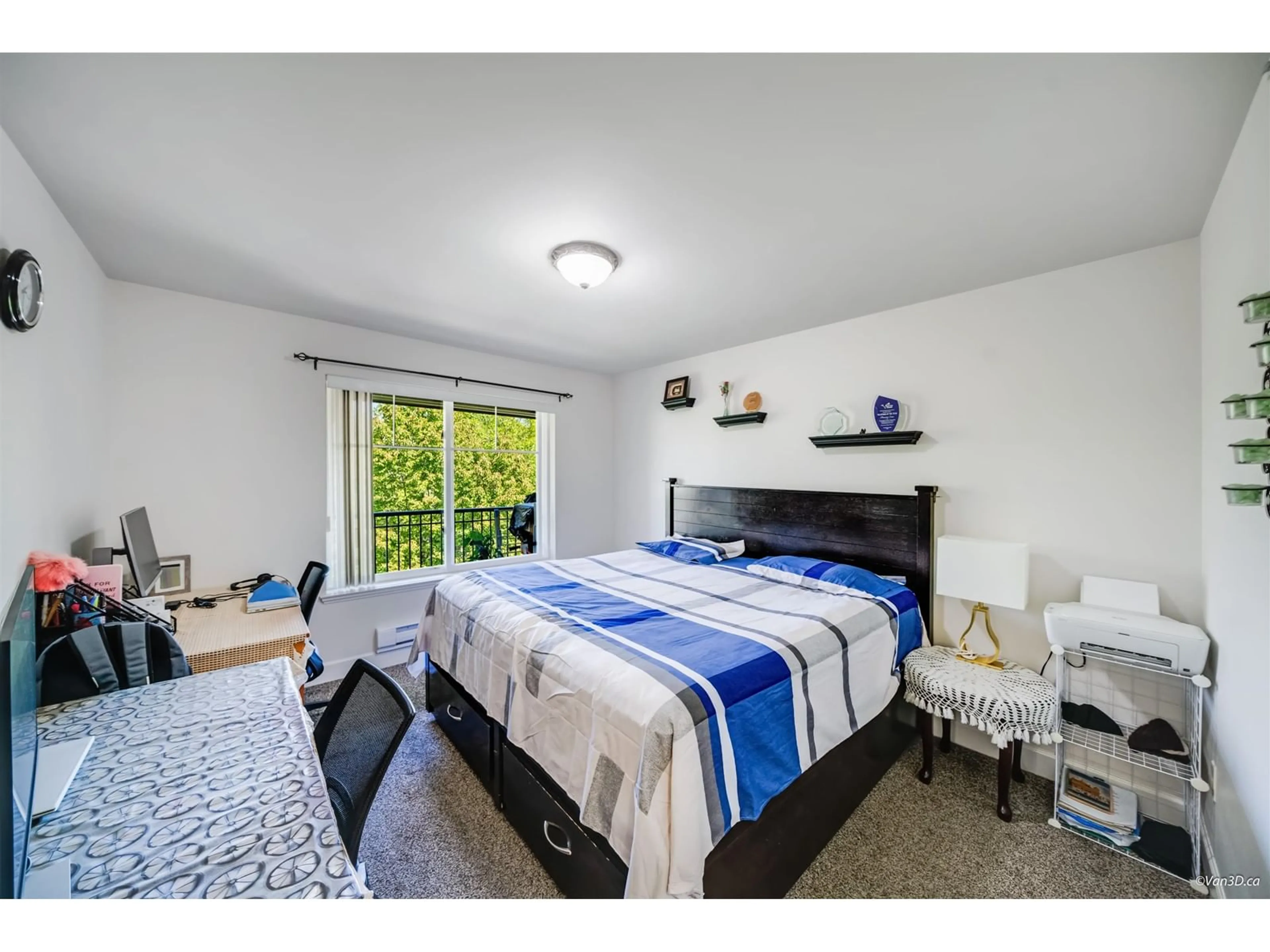 A pic of a room for 310 - 12088 75A, Surrey British Columbia V3W1Y4
