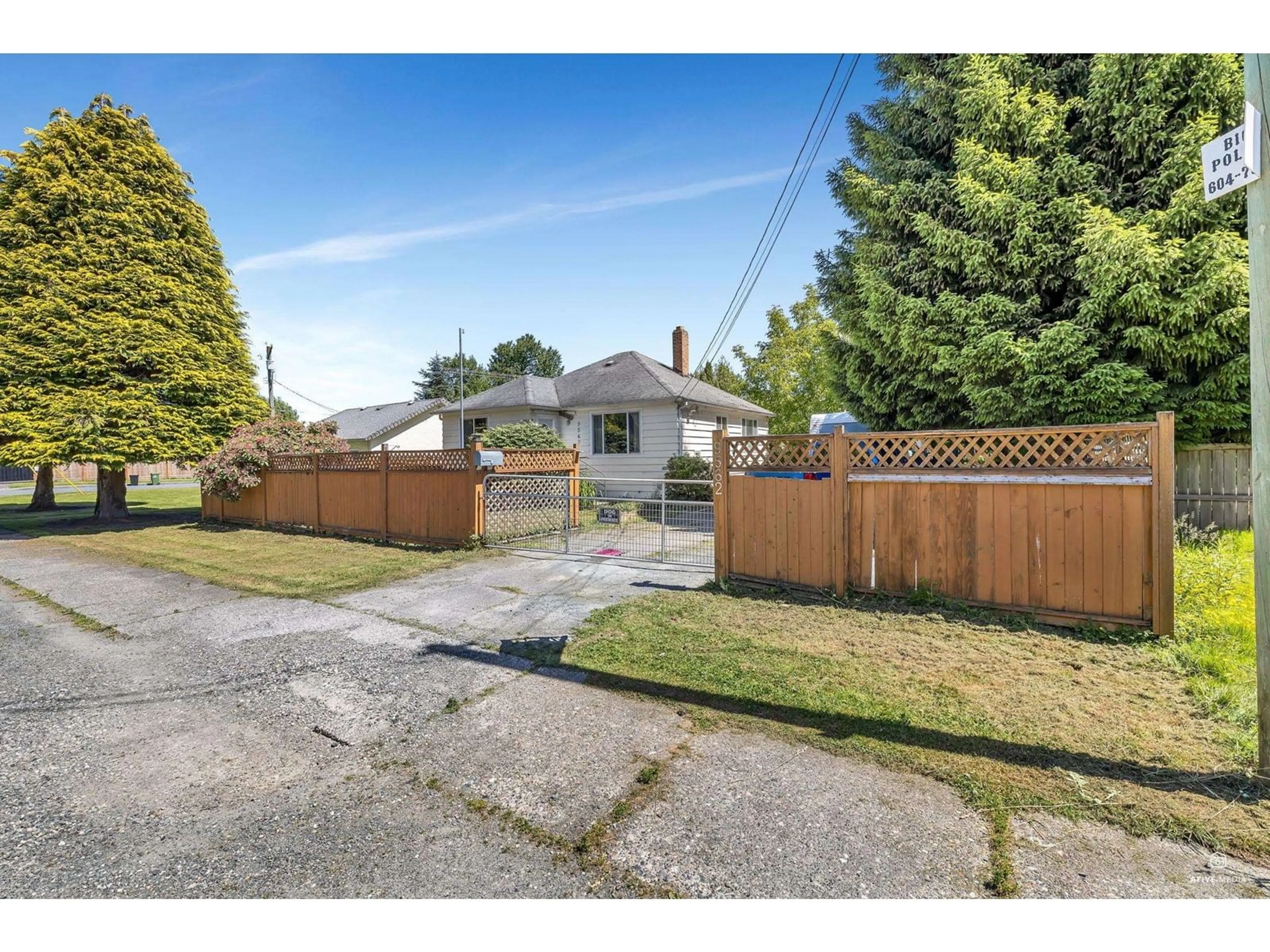 A pic from outside/outdoor area/front of a property/back of a property/a pic from drone, street for 9562 VICTOR STREET, Chilliwack British Columbia V2P5B4