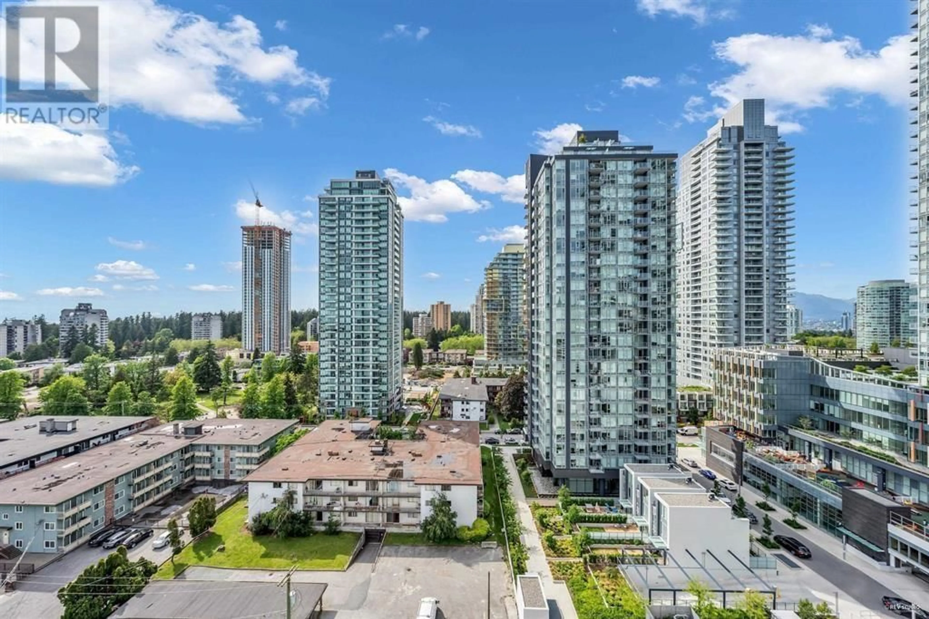 A pic from outside/outdoor area/front of a property/back of a property/a pic from drone, city buildings view from balcony for 608 - 6537 TELFORD AVENUE, Burnaby British Columbia V5H0K9