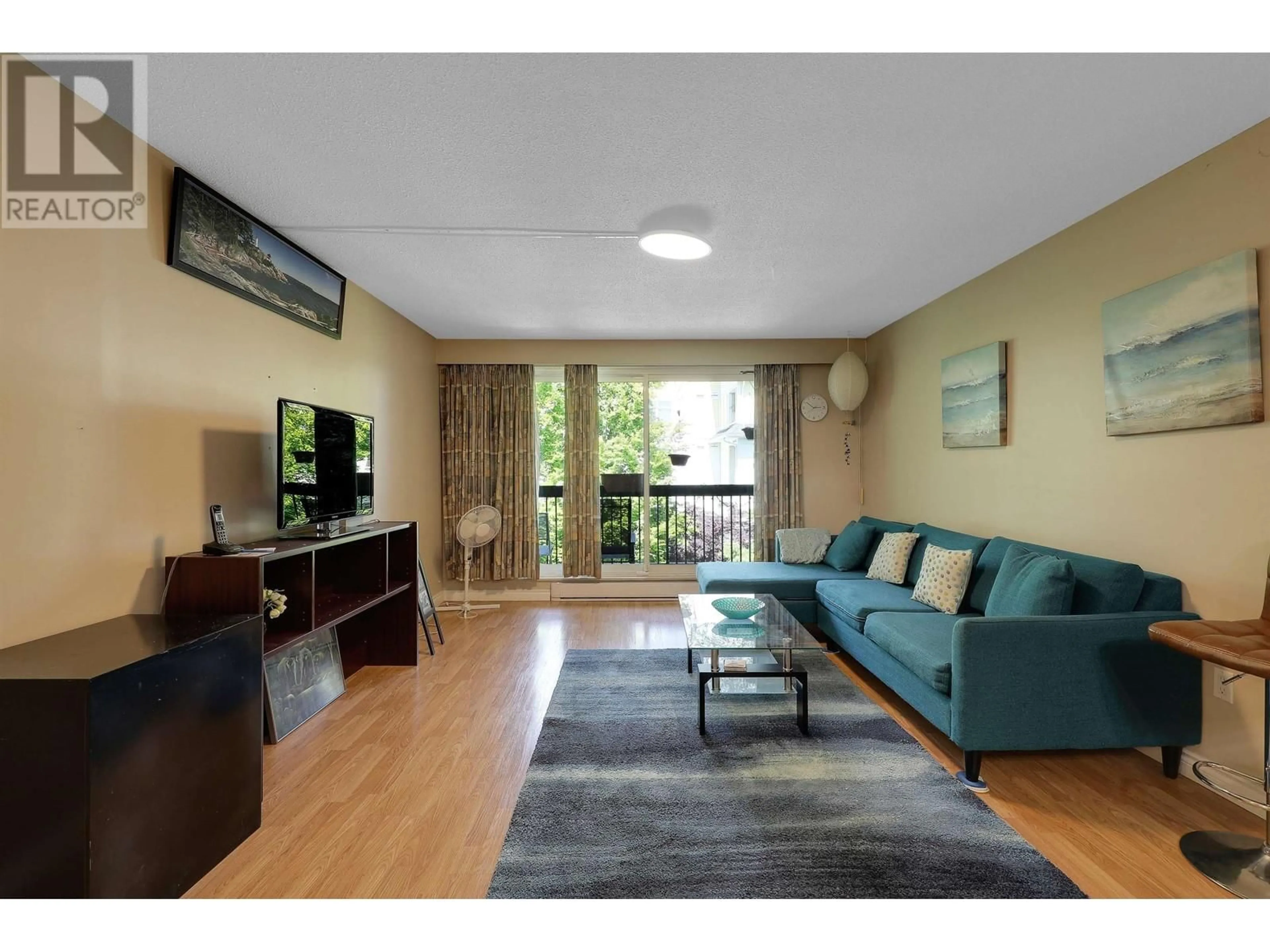 Living room with furniture, unknown for 308 - 2381 BURY AVENUE, Port Coquitlam British Columbia V3C1Z9