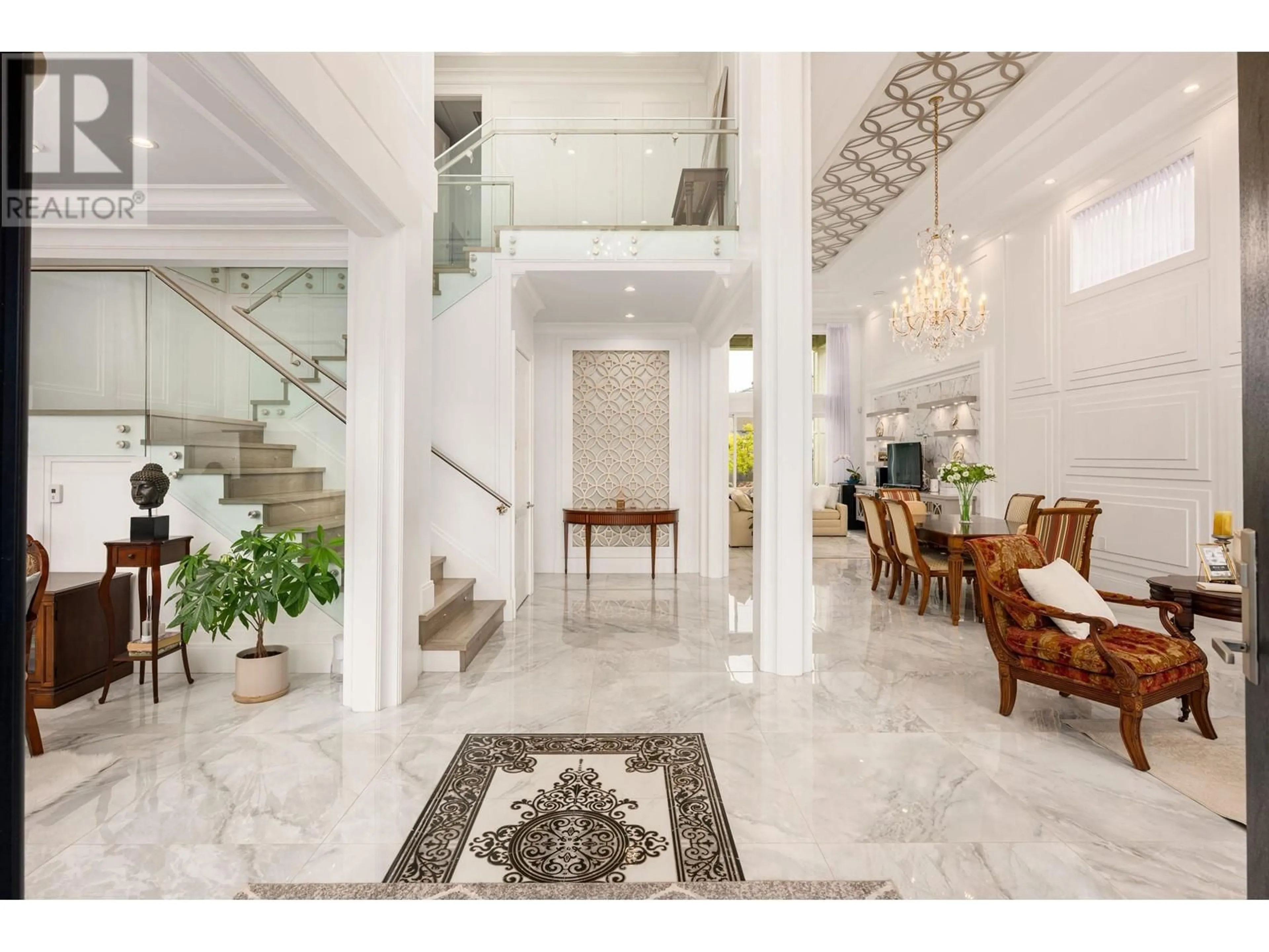 Indoor foyer for 7591 DECOURCY CRESCENT, Richmond British Columbia V7C4G2