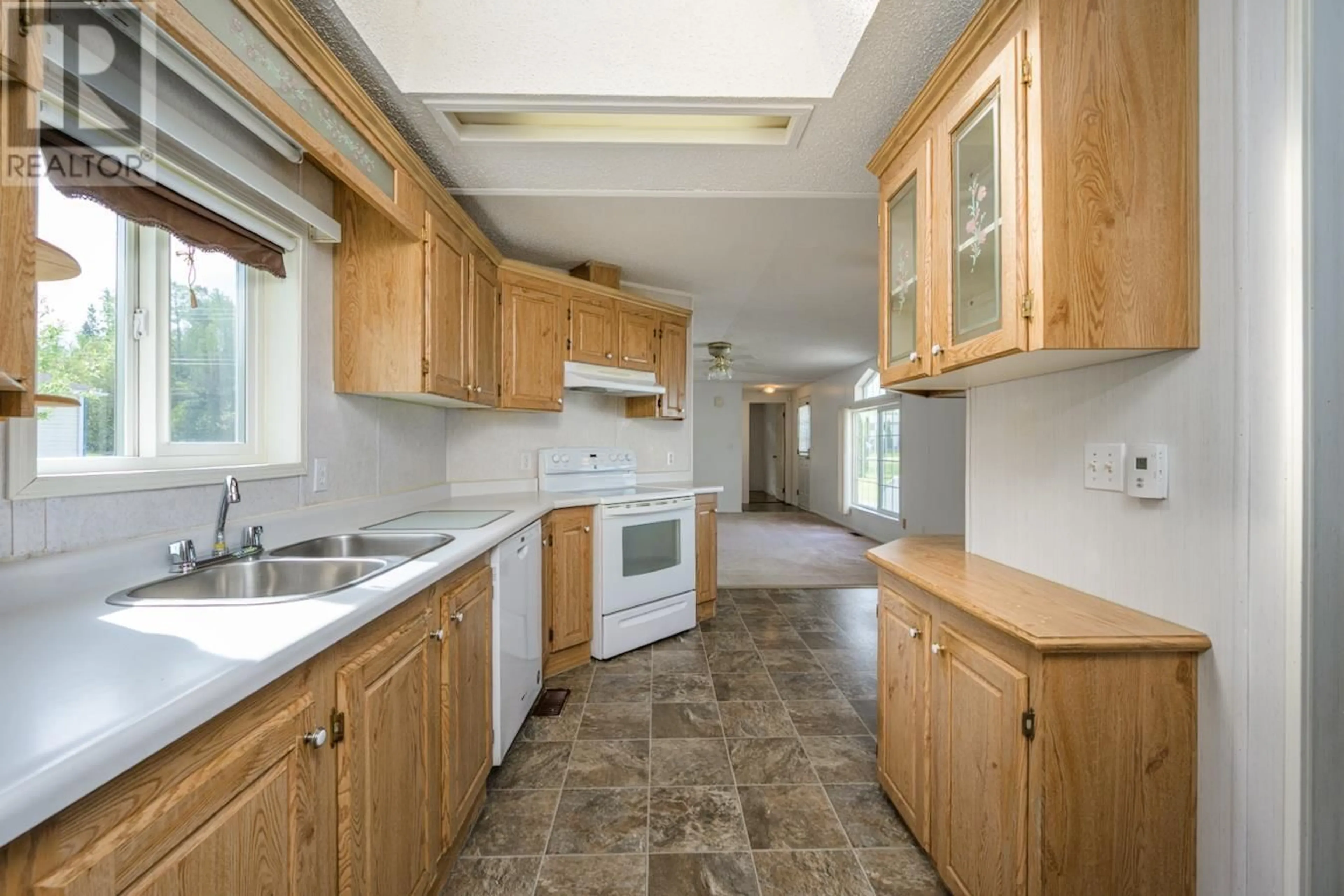 Standard kitchen, unknown for 7574 GISCOME ROAD, Prince George British Columbia V2N6V1
