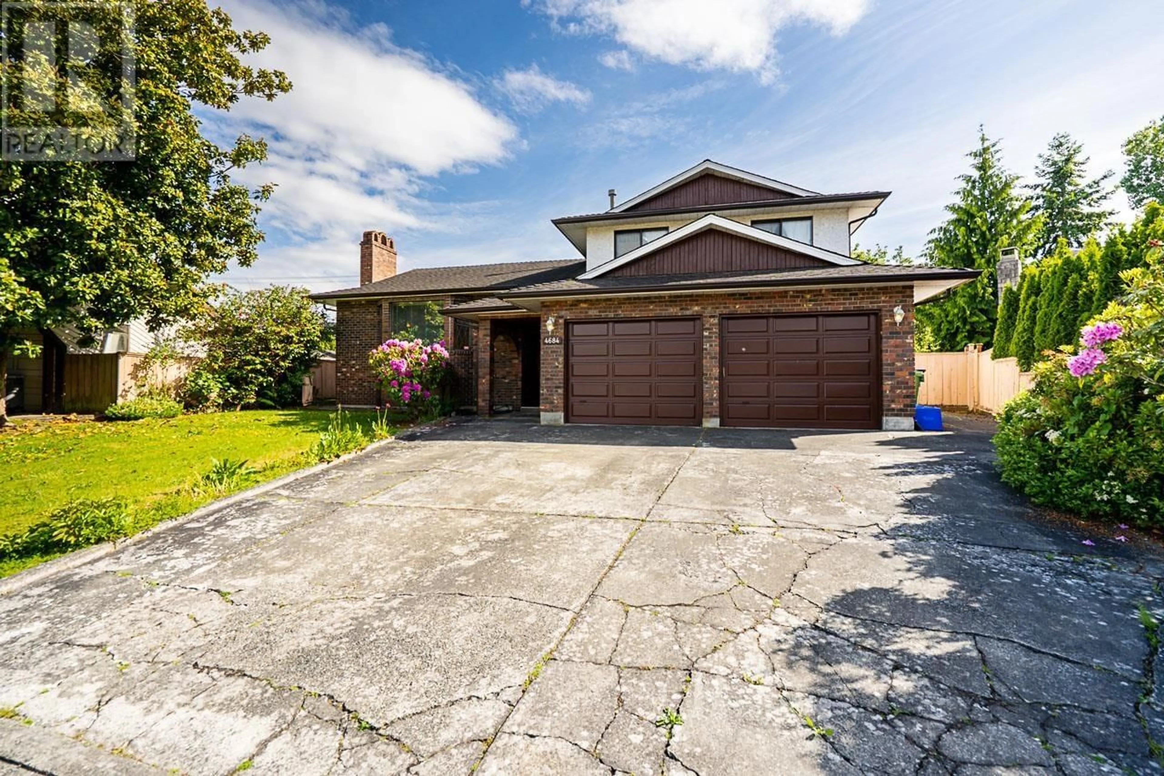 A pic from outside/outdoor area/front of a property/back of a property/a pic from drone, street for 4684 LANCELOT COURT, Richmond British Columbia V7C4S2