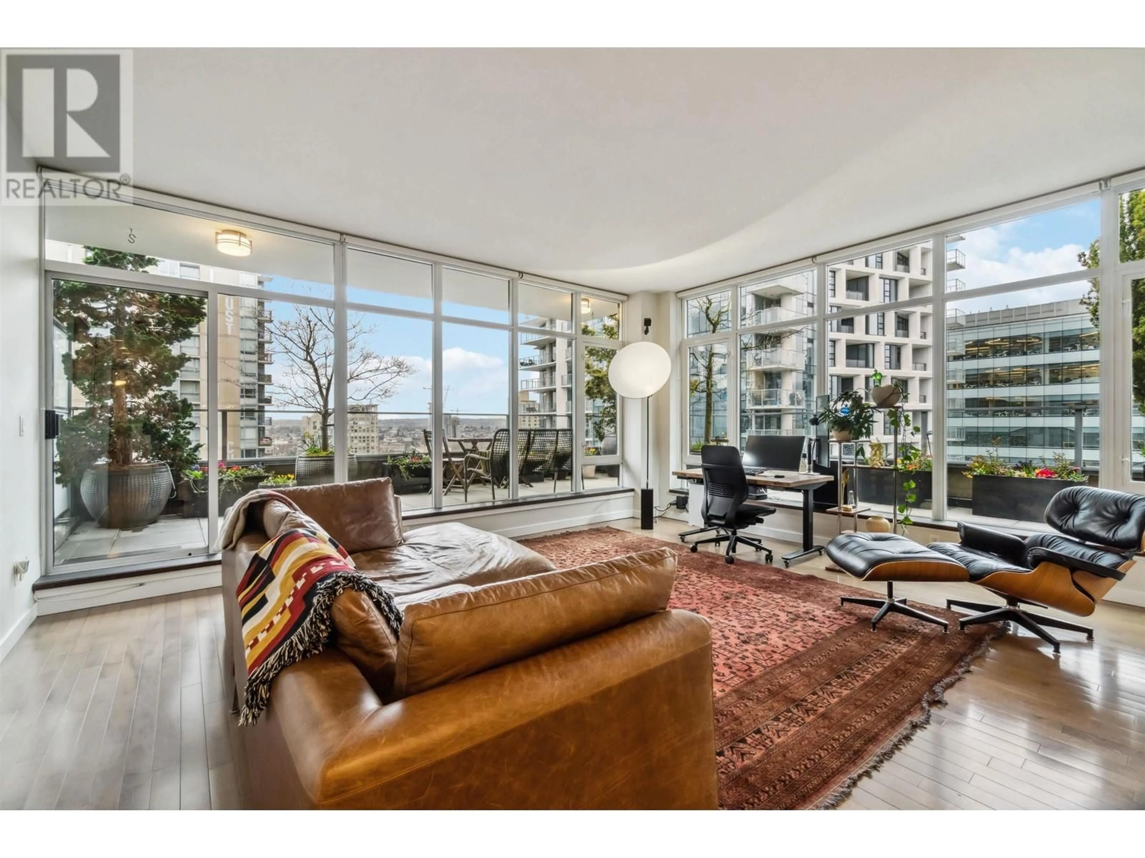 Living room with furniture, unknown for 1601 - 1252 HORNBY STREET, Vancouver British Columbia V6Z1W2