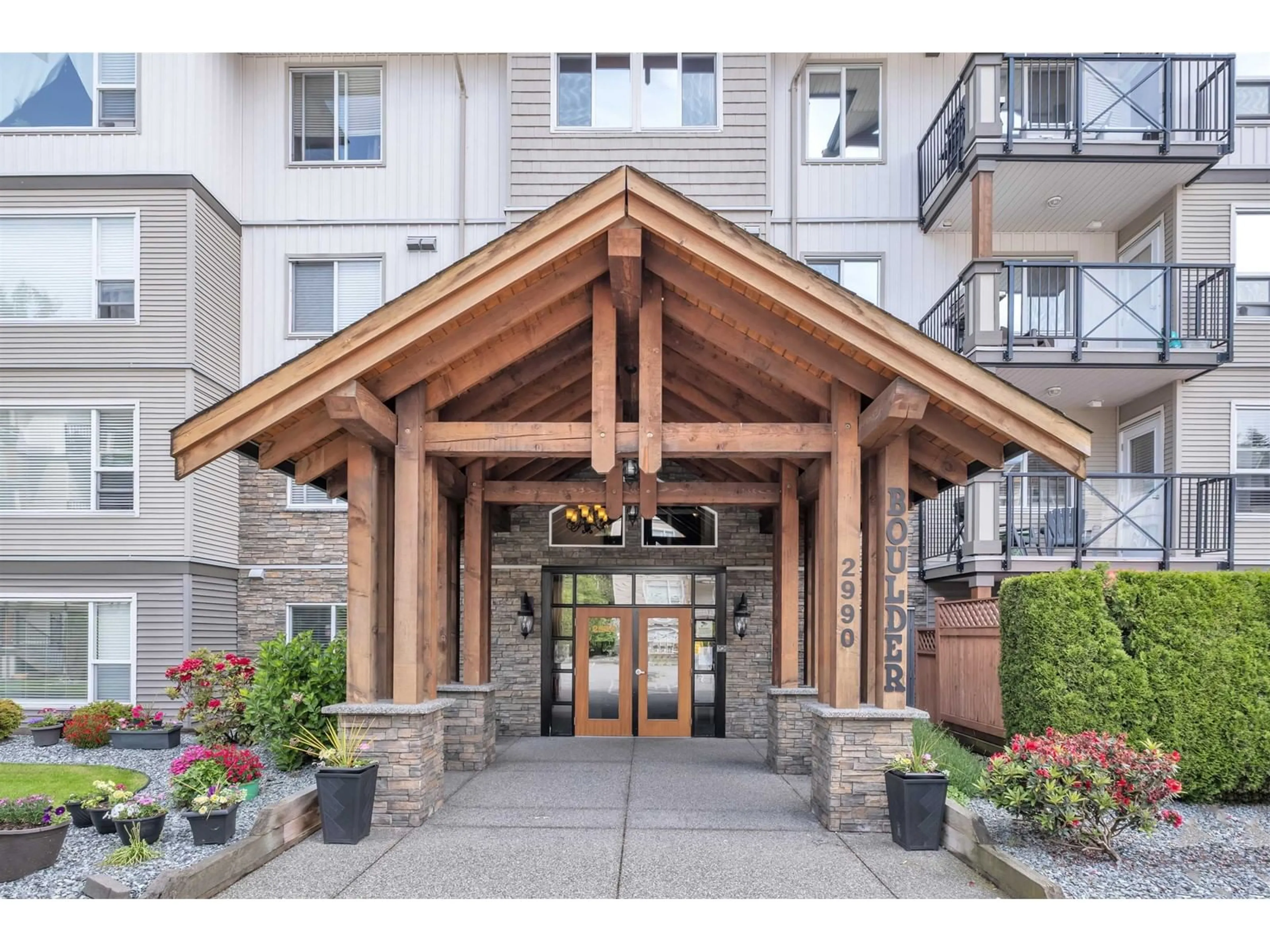 Indoor entryway for 110 - 2990 BOULDER, Abbotsford British Columbia V2T3P8