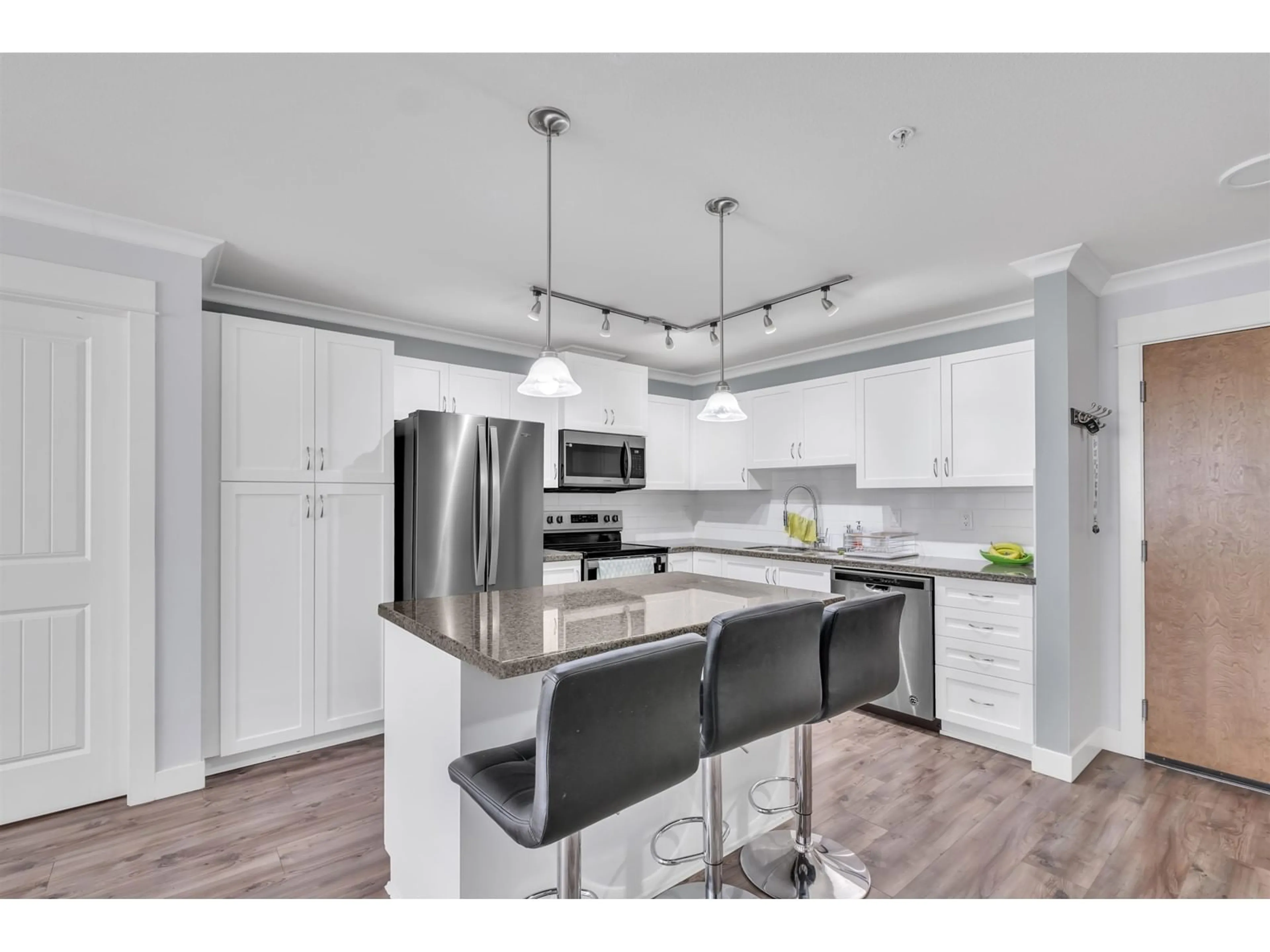 Open concept kitchen, unknown for 110 - 2990 BOULDER, Abbotsford British Columbia V2T3P8