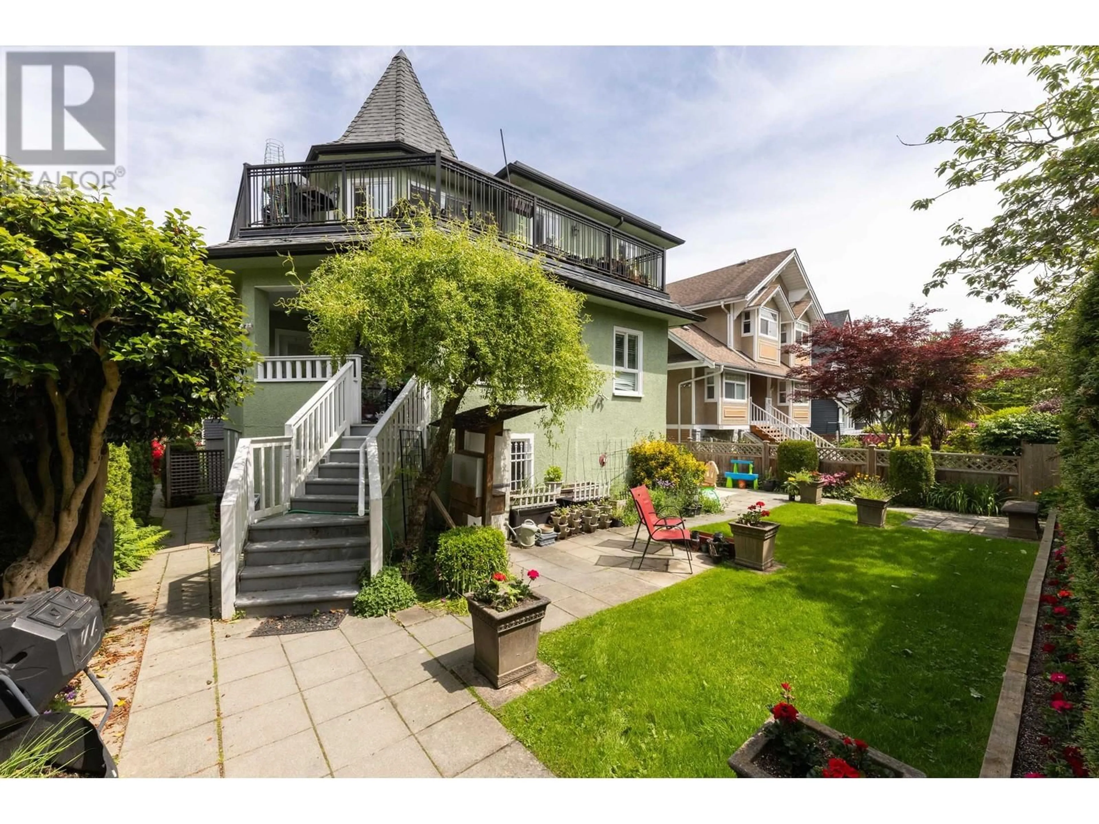 Unknown for 151 14TH AVENUE, Vancouver British Columbia V5Y1W8