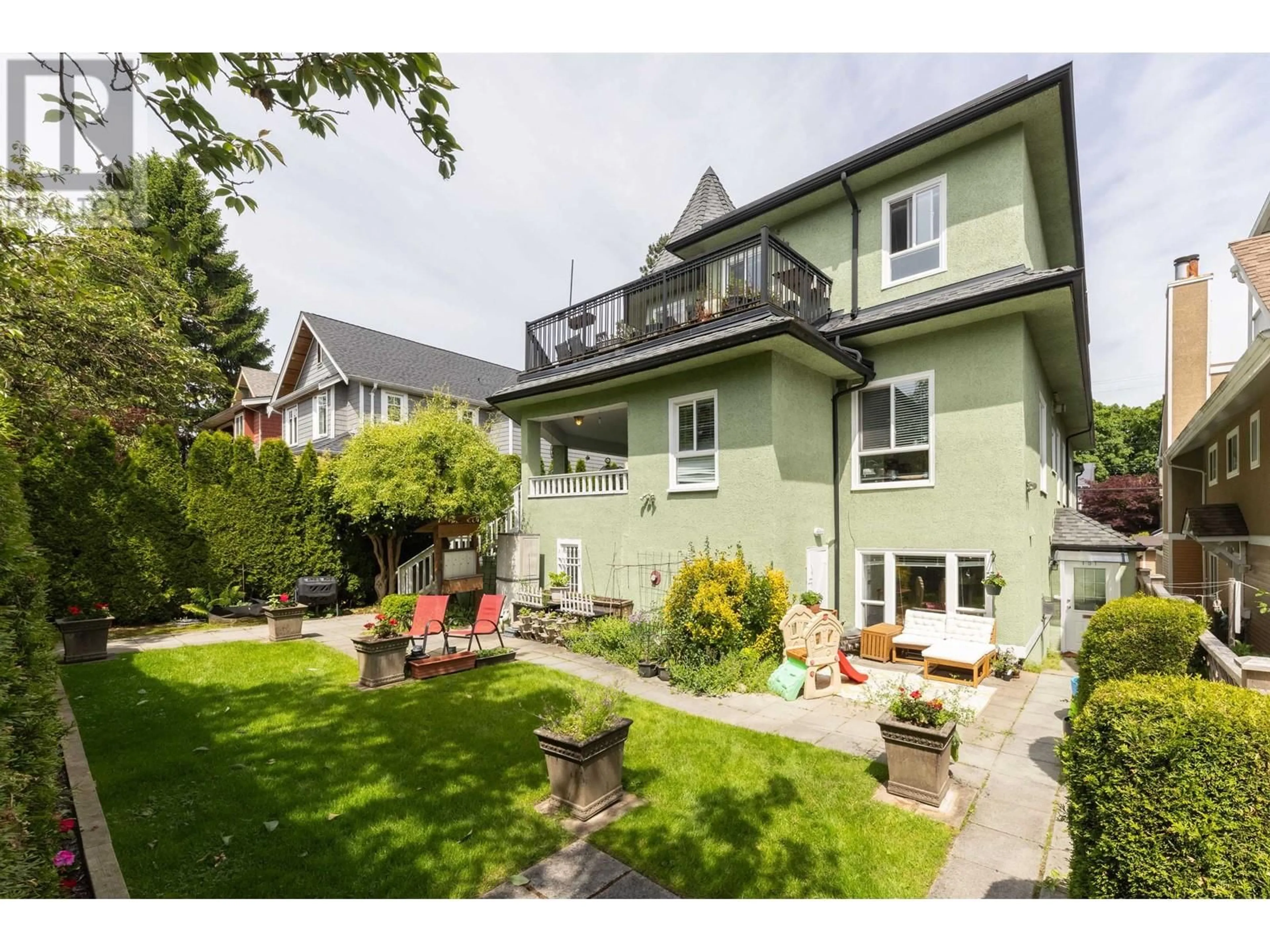 Unknown for 151 14TH AVENUE, Vancouver British Columbia V5Y1W8