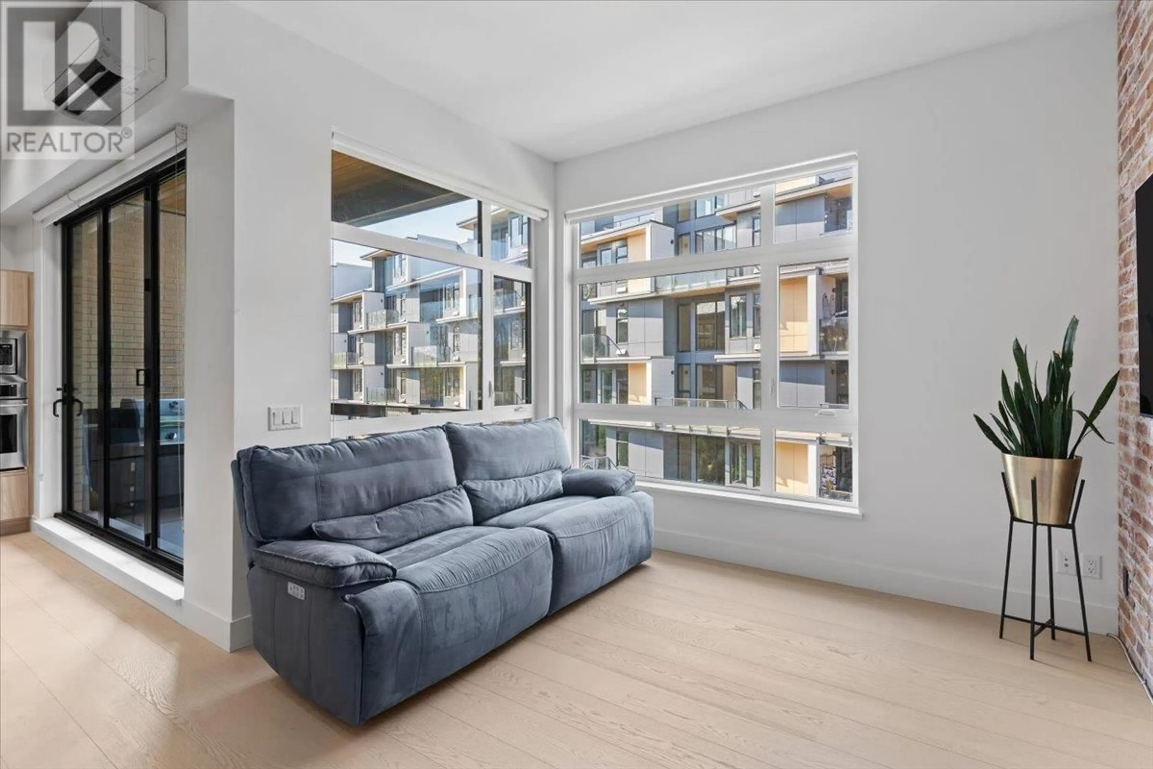 Living room with furniture, unknown for 319 - 300 SALTER STREET, New Westminster British Columbia V3M0L9