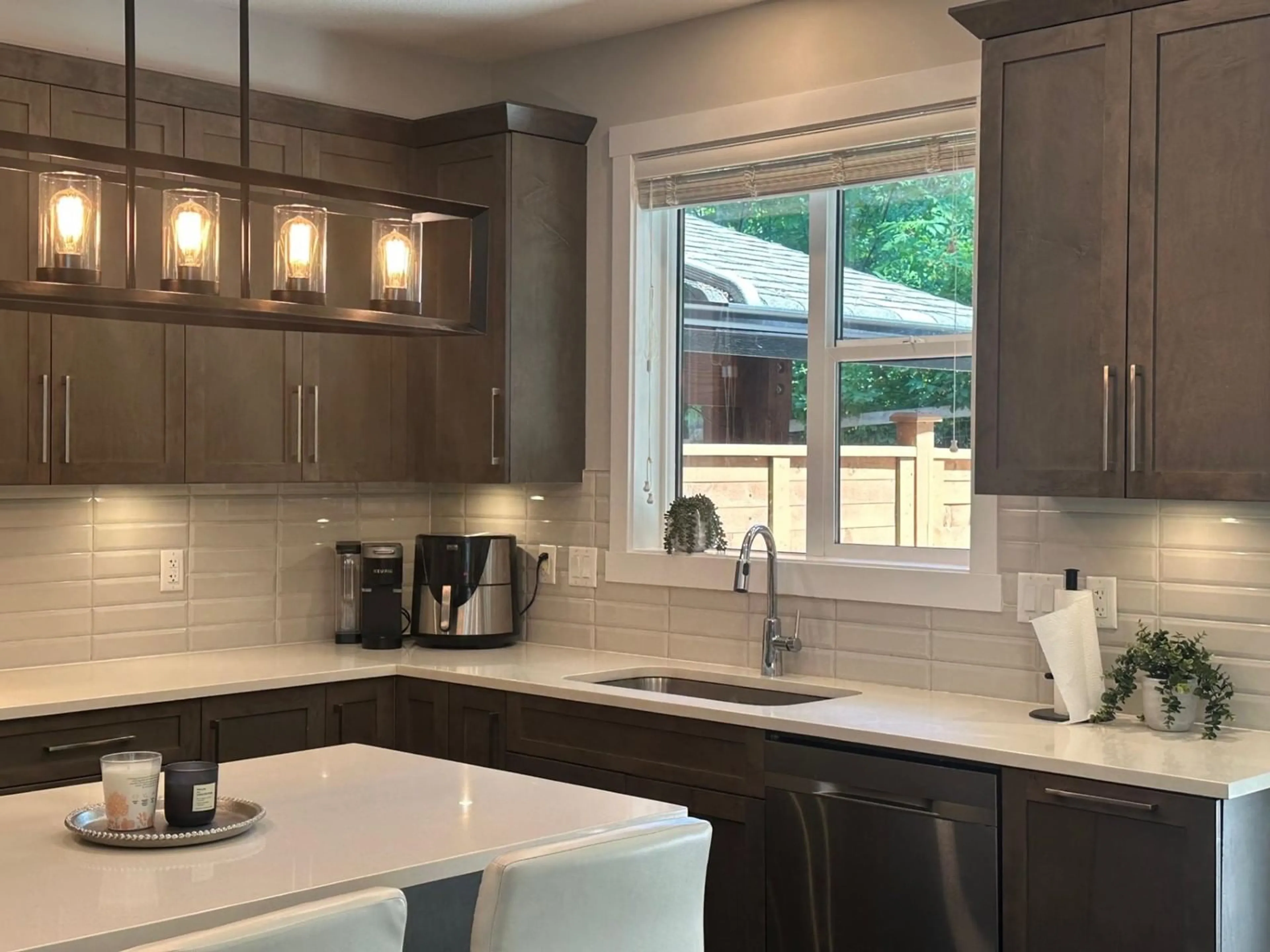 Open concept kitchen, ceramic/tile floor for 22 - 3618 150, Surrey British Columbia V3Z0W3