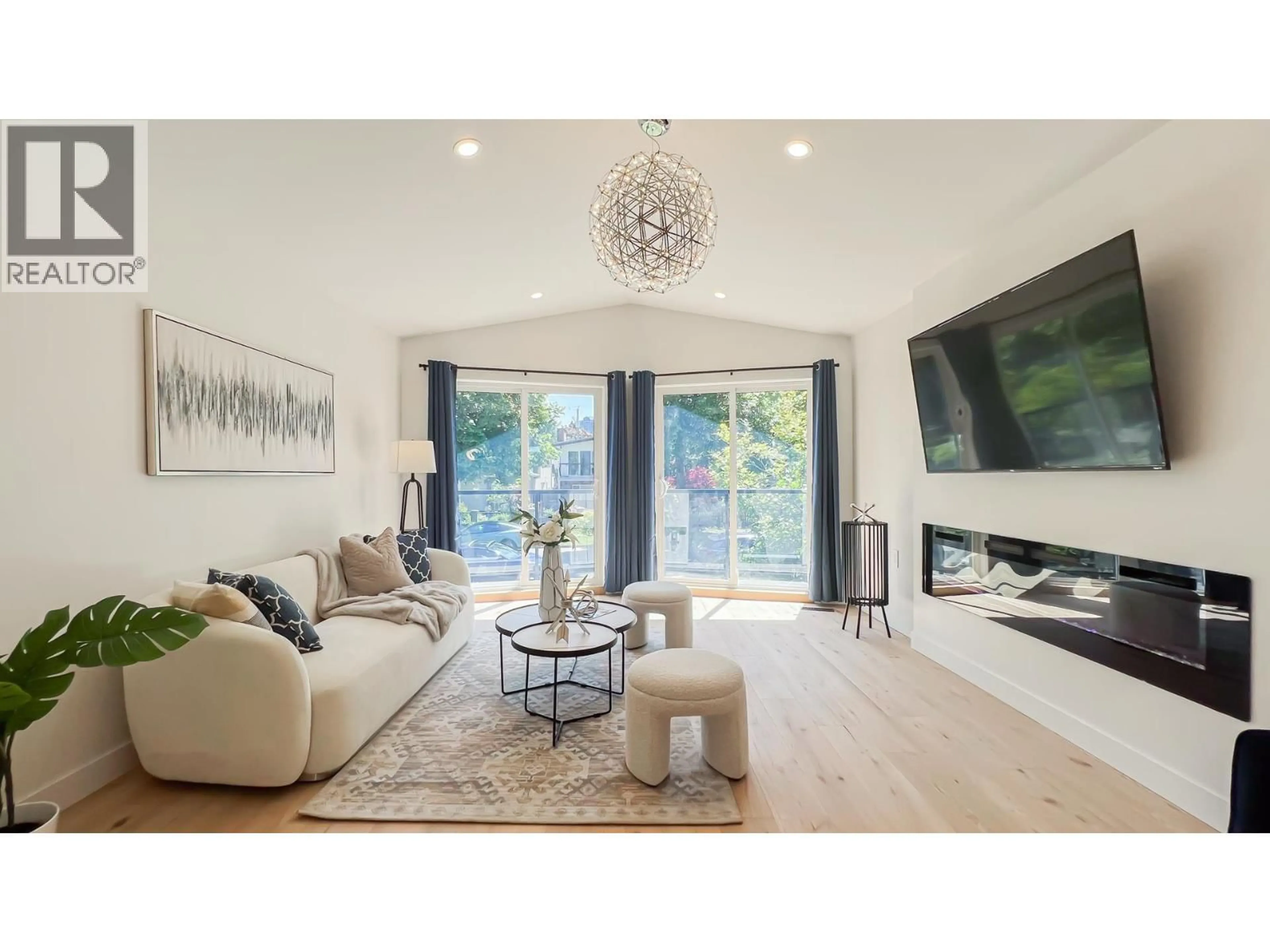 Living room with furniture, unknown for 3361 28TH AVENUE, Vancouver British Columbia V5R1T2