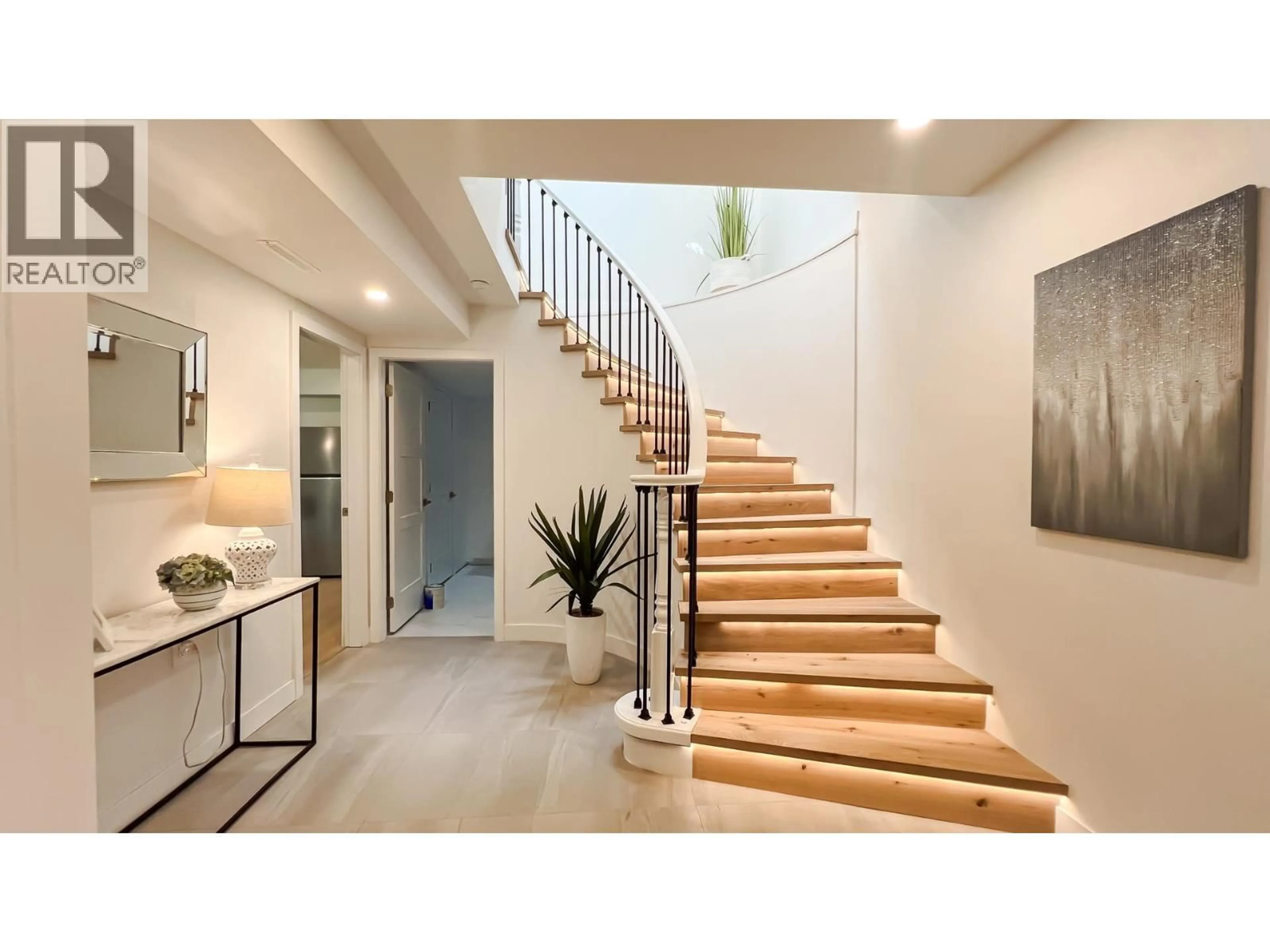 Stairs for 3361 28TH AVENUE, Vancouver British Columbia V5R1T2
