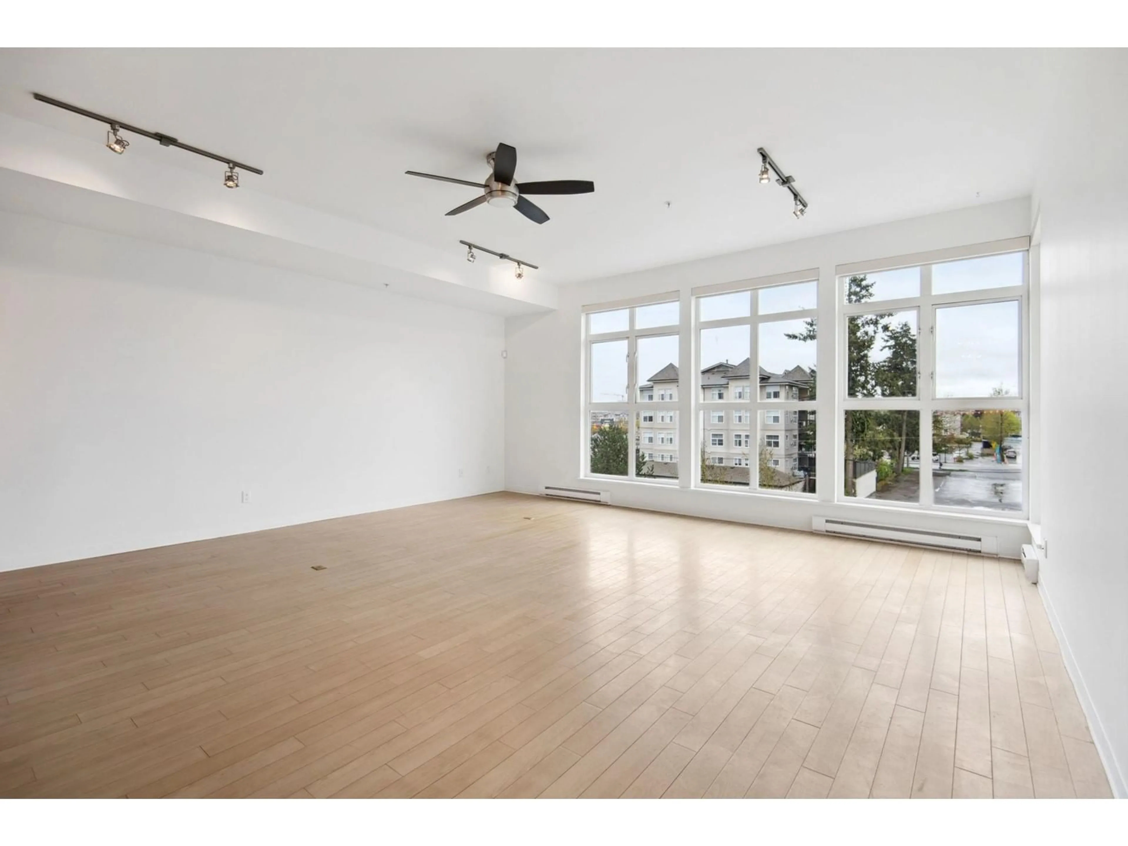 A pic of a room for 308 - 20238 FRASER, Langley British Columbia V3A4E6