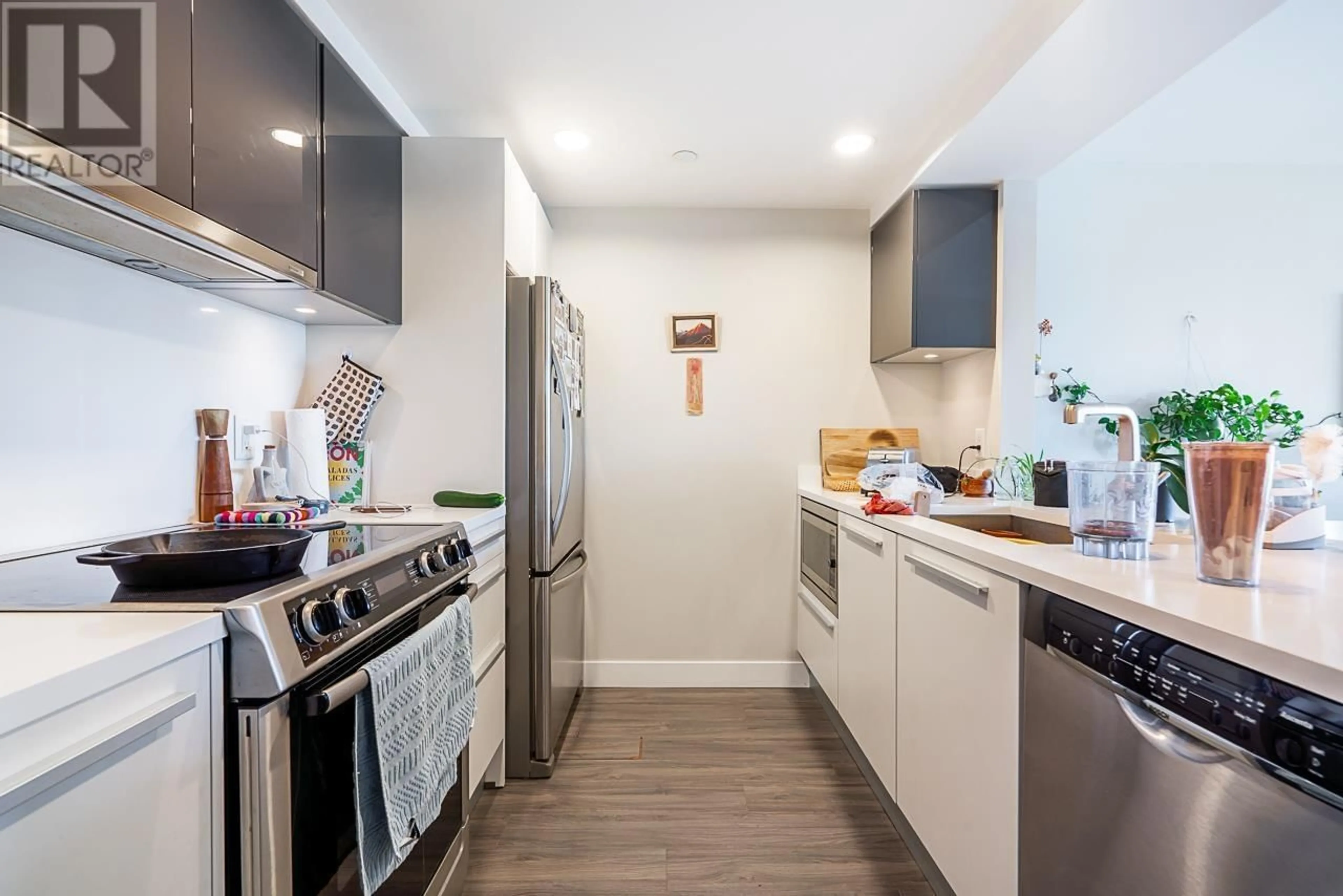 Standard kitchen, unknown for 1704 - 1323 HOMER STREET, Vancouver British Columbia V6B5T1