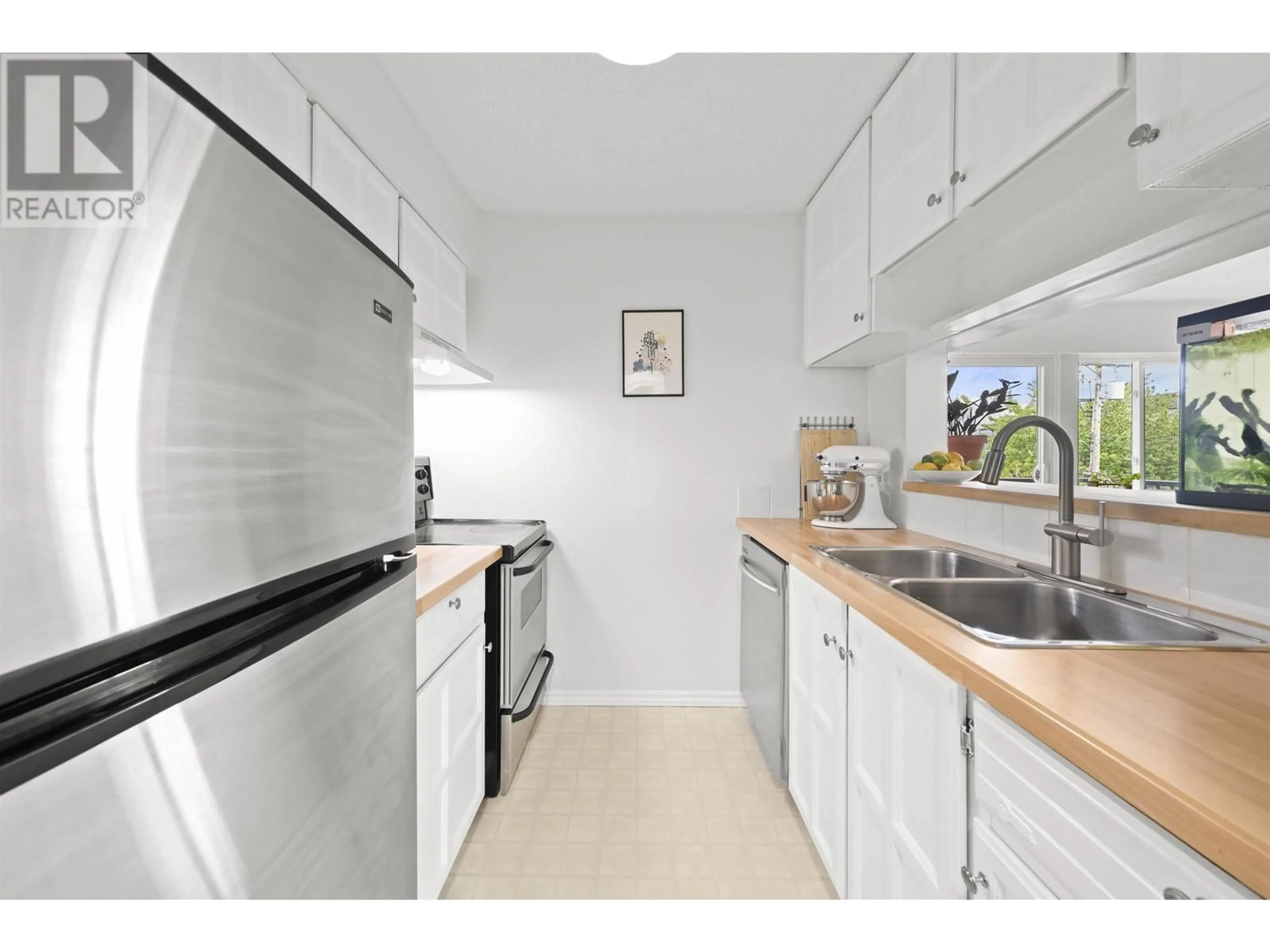 Standard kitchen, unknown for 311 - 1540 4TH AVENUE, Vancouver British Columbia V5N1J8
