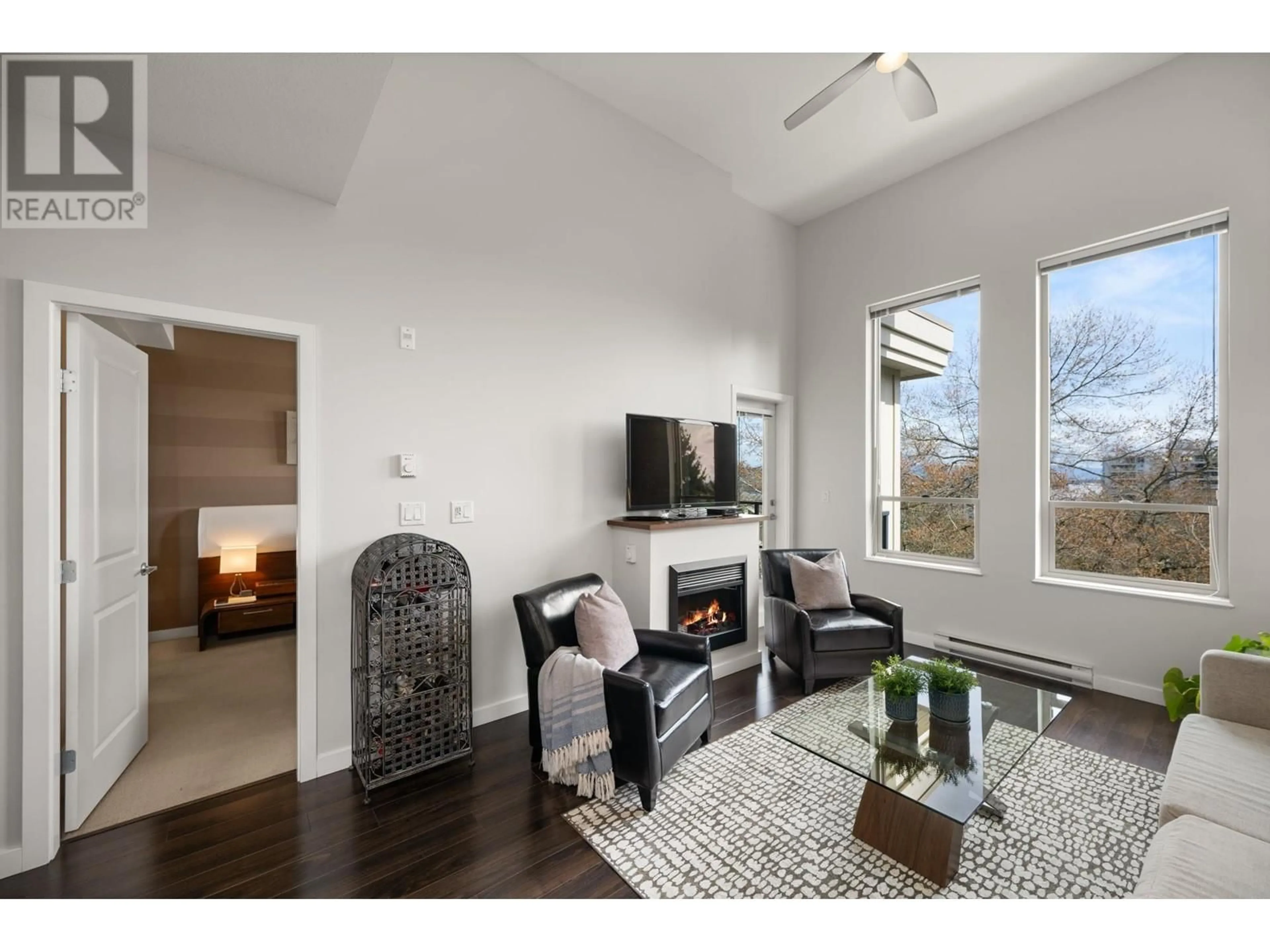 Living room with furniture, unknown for 405 - 245 ROSS DRIVE, New Westminster British Columbia V3L0C6