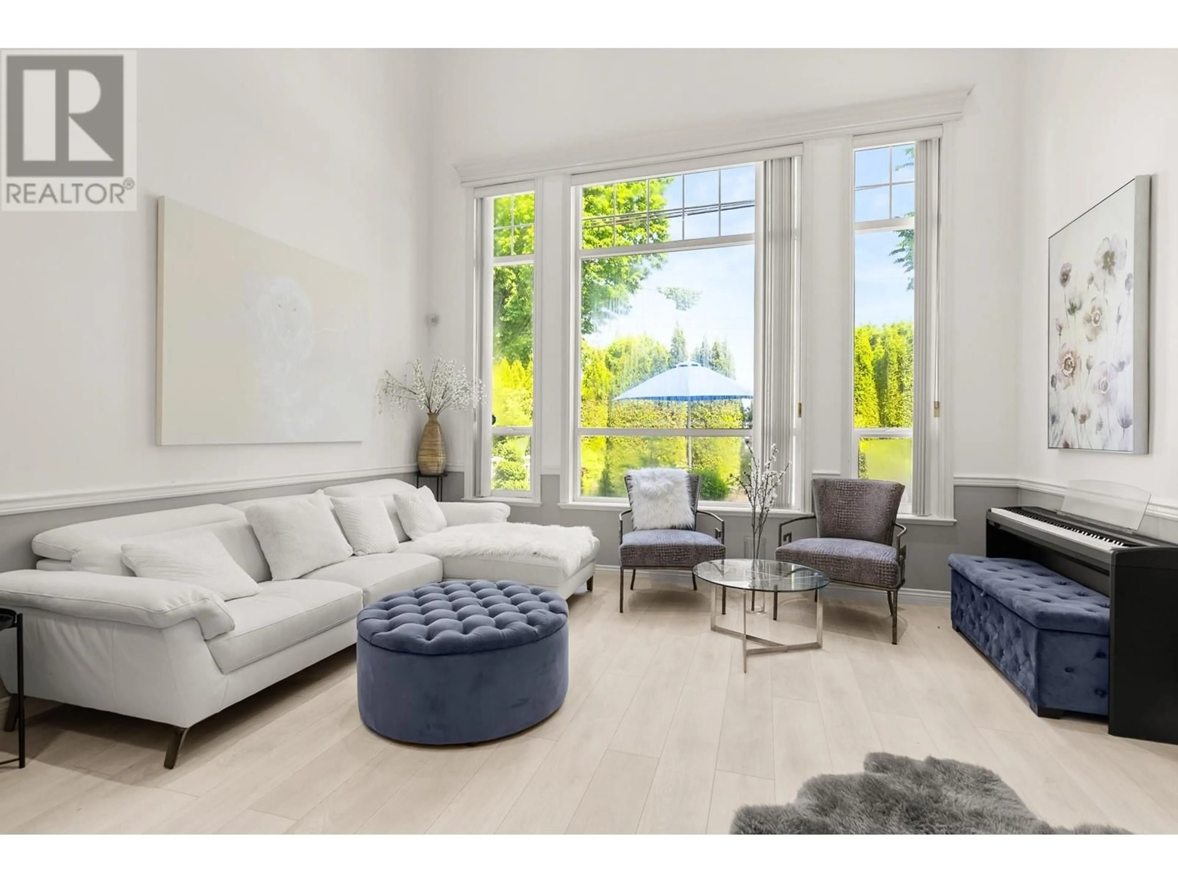 Living room with furniture, unknown for 4573 NO. 5 ROAD, Richmond British Columbia V6X2V5