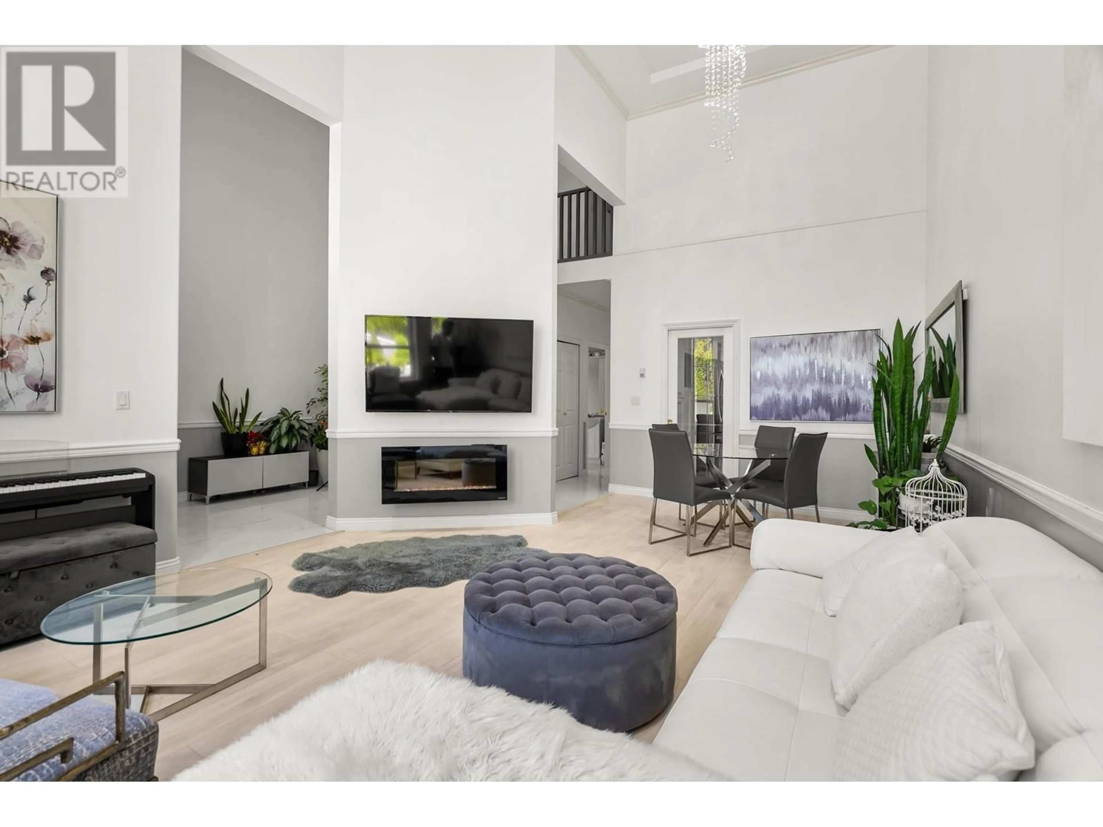 Living room with furniture, unknown for 4573 NO. 5 ROAD, Richmond British Columbia V6X2V5