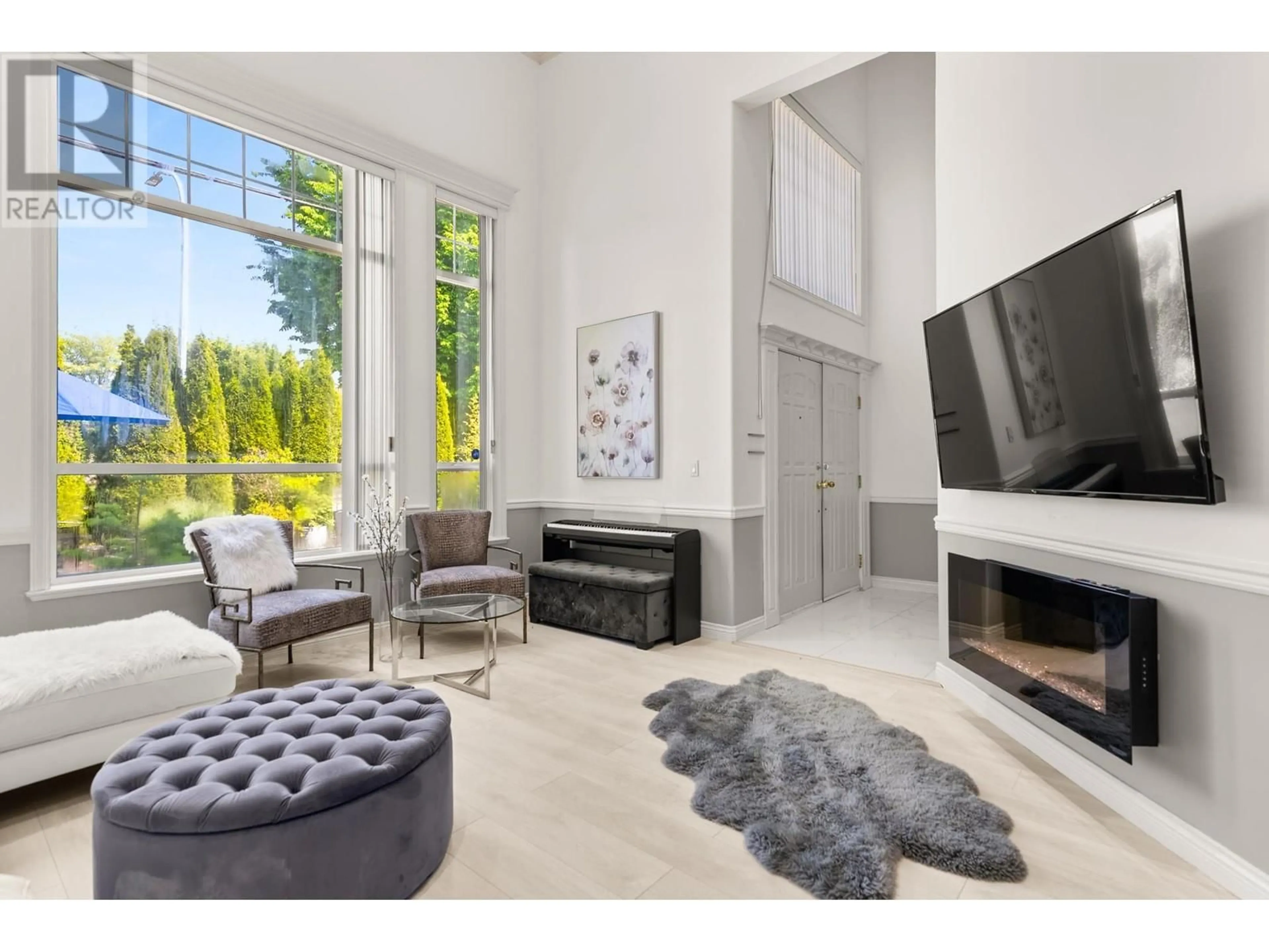 Living room with furniture, unknown for 4573 NO. 5 ROAD, Richmond British Columbia V6X2V5