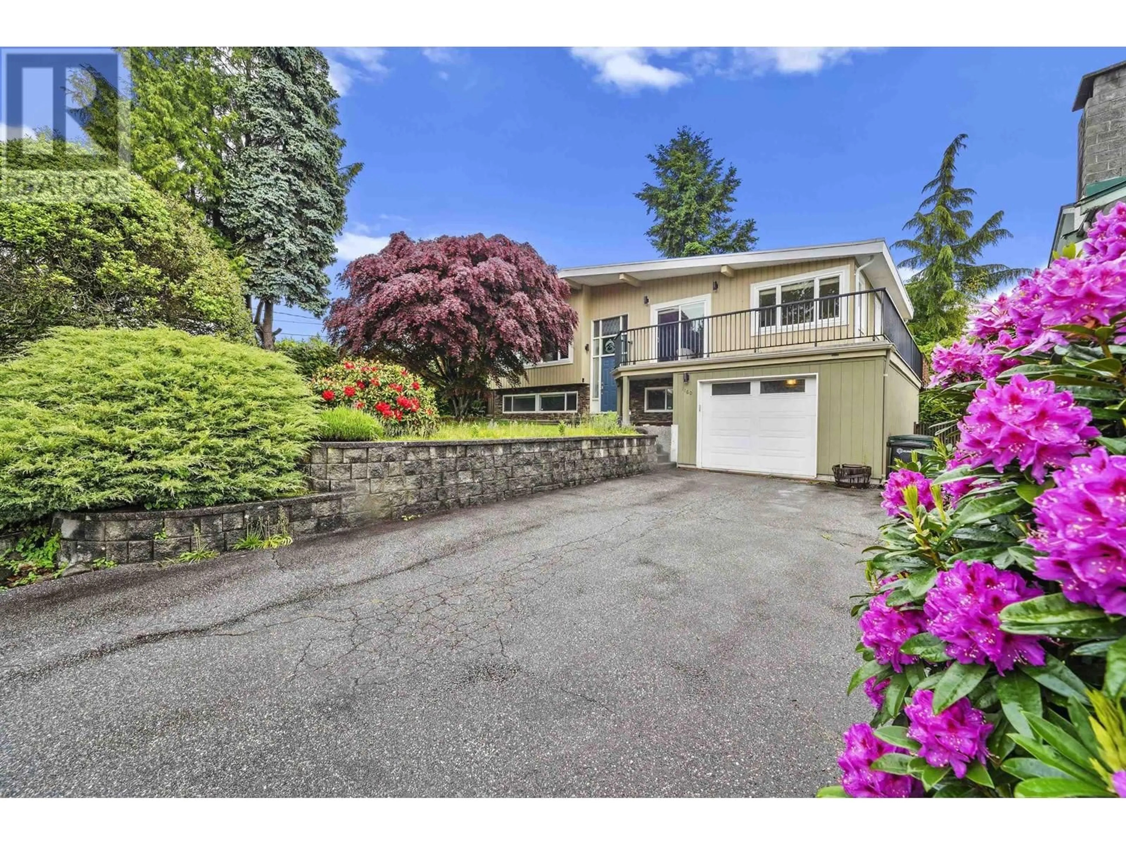 A pic from outside/outdoor area/front of a property/back of a property/a pic from drone, street for 2160 JORDAN DRIVE, Burnaby British Columbia V5B4E8