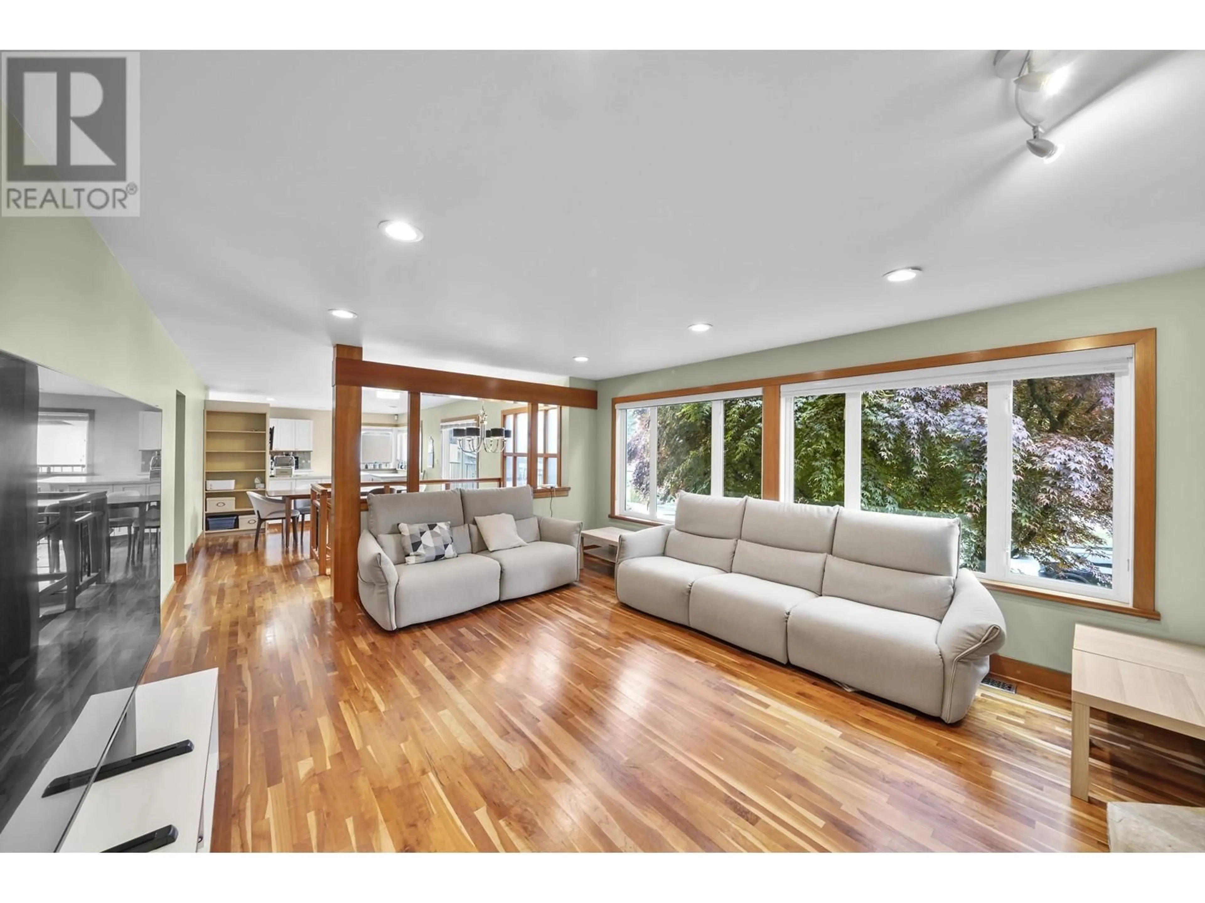 Living room with furniture, unknown for 2160 JORDAN DRIVE, Burnaby British Columbia V5B4E8