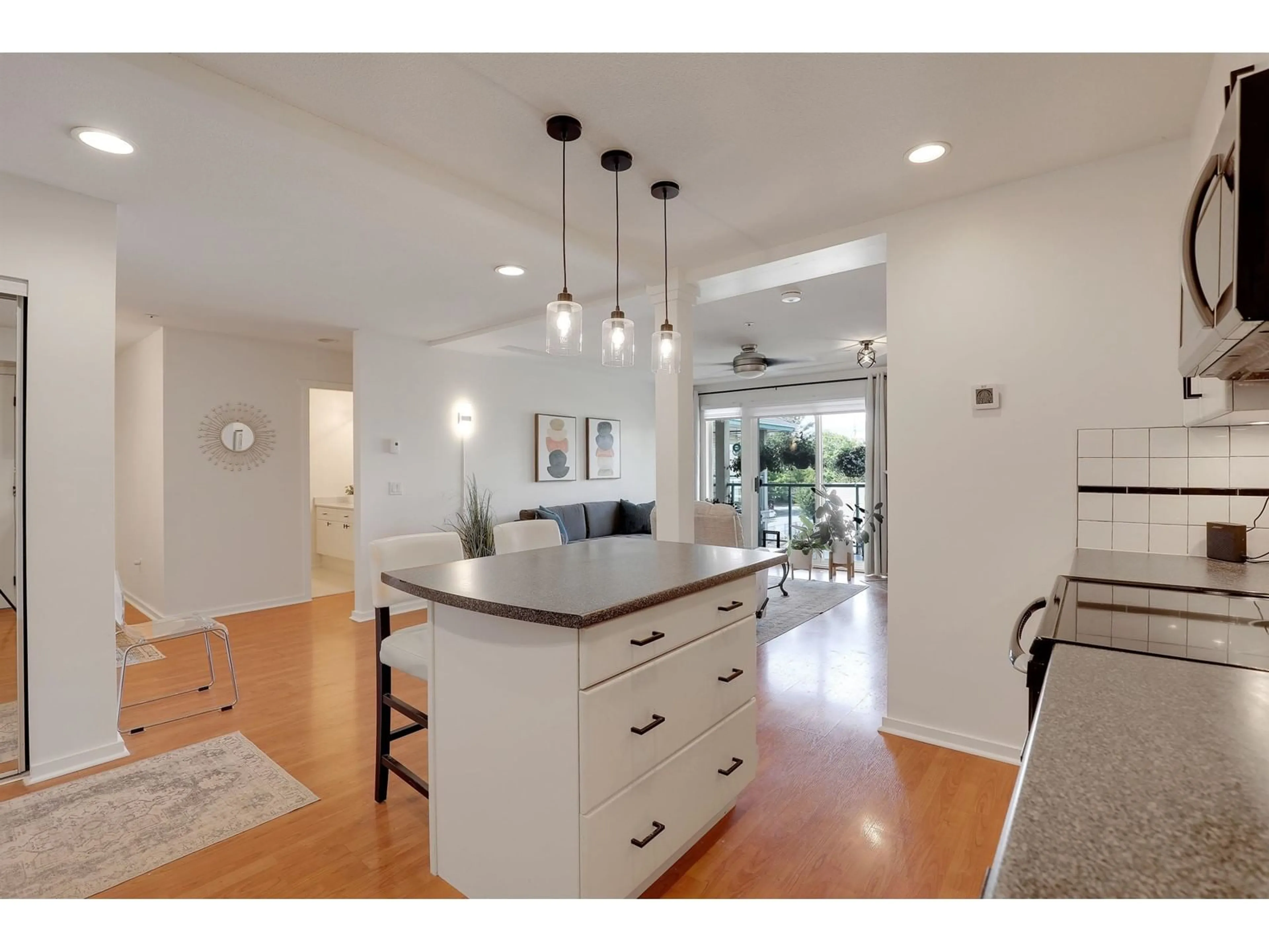 Open concept kitchen, unknown for 406 - 20433 53, Langley British Columbia V3A7A6