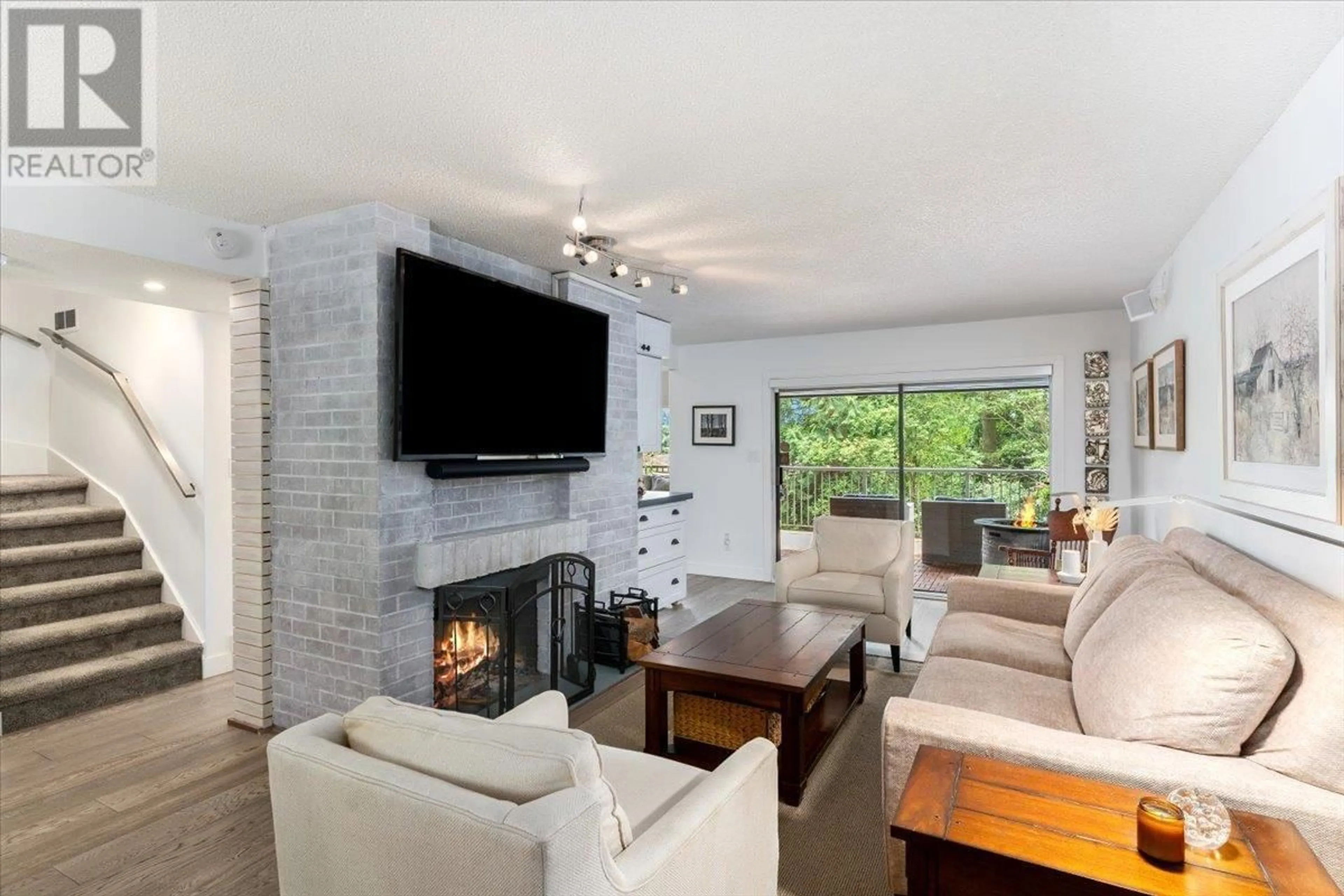 Living room with furniture, unknown for 818 FREDERICK ROAD, North Vancouver British Columbia V7K2Y3