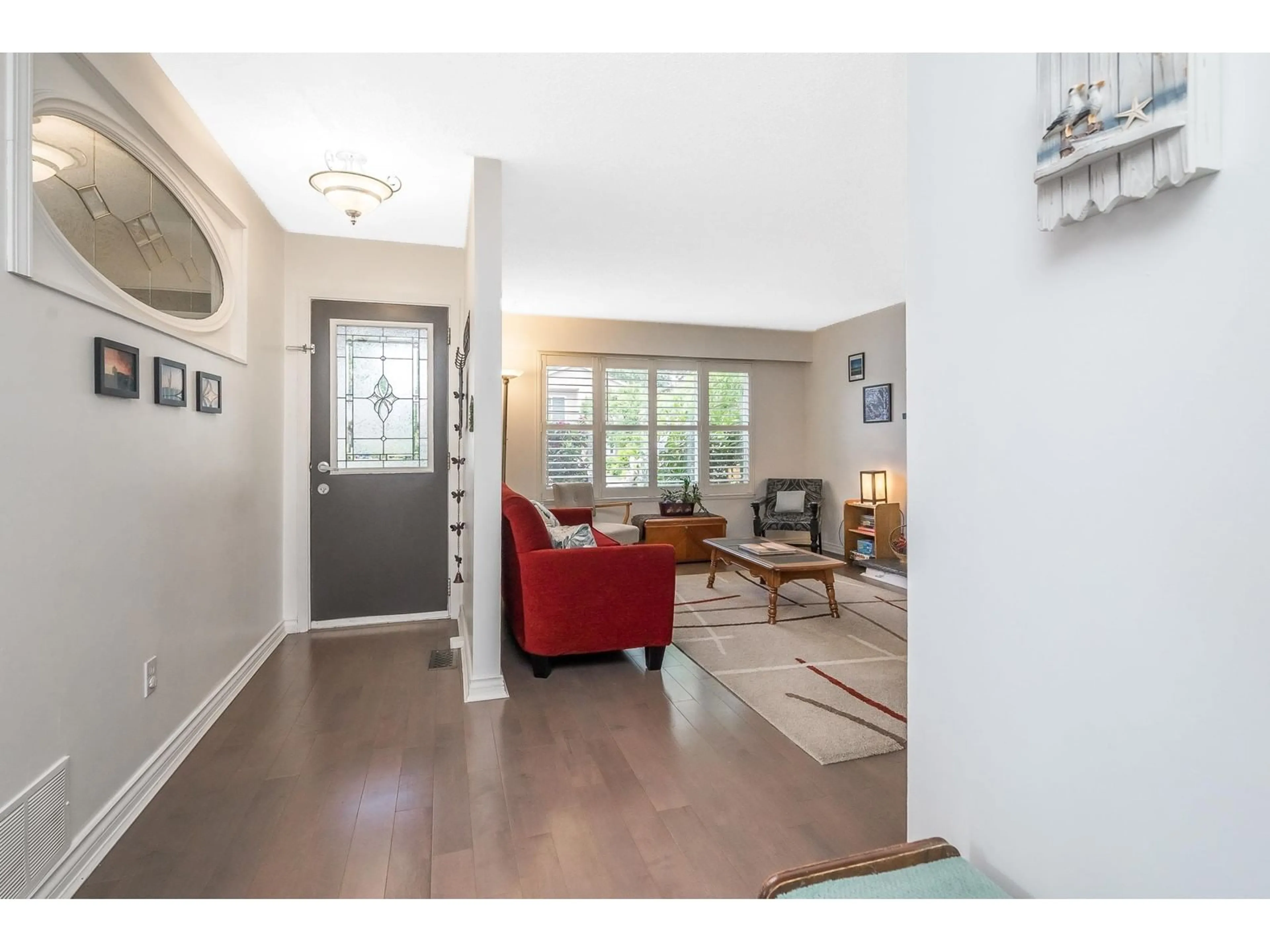 Indoor entryway for 11222 GLENBROOK, Delta British Columbia V4C7N5