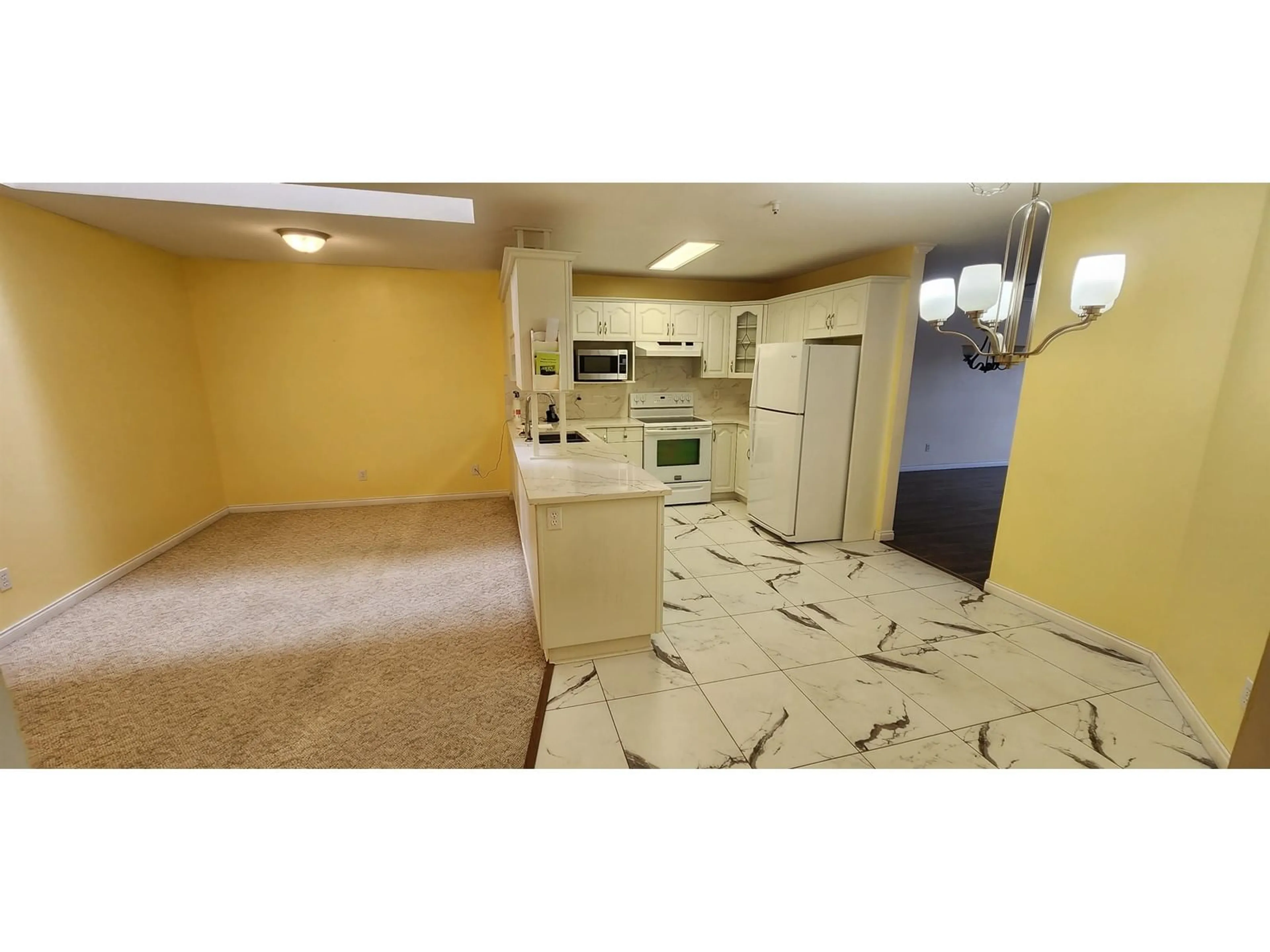 Standard kitchen, unknown for 411 - 2626 COUNTESS, Abbotsford British Columbia V2T2V7