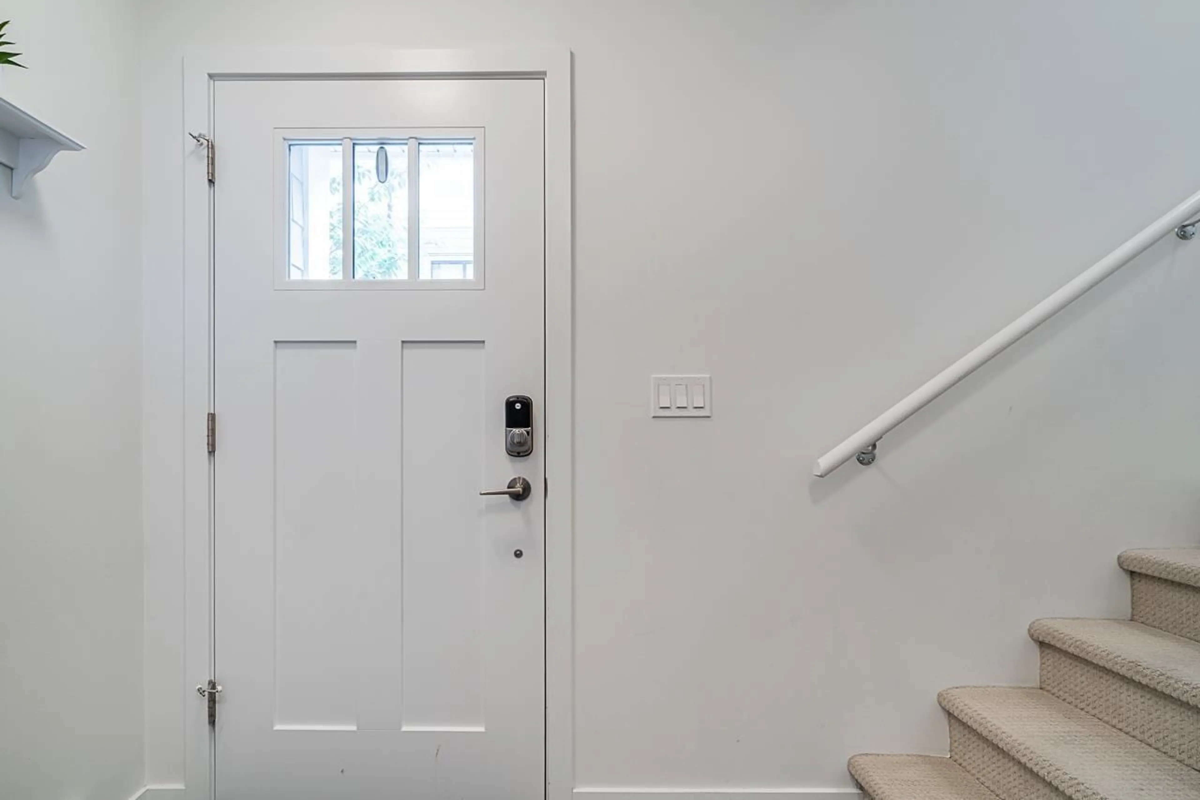 Indoor entryway for #1803 - 18505 LAURENSEN, Surrey British Columbia V4N6R7