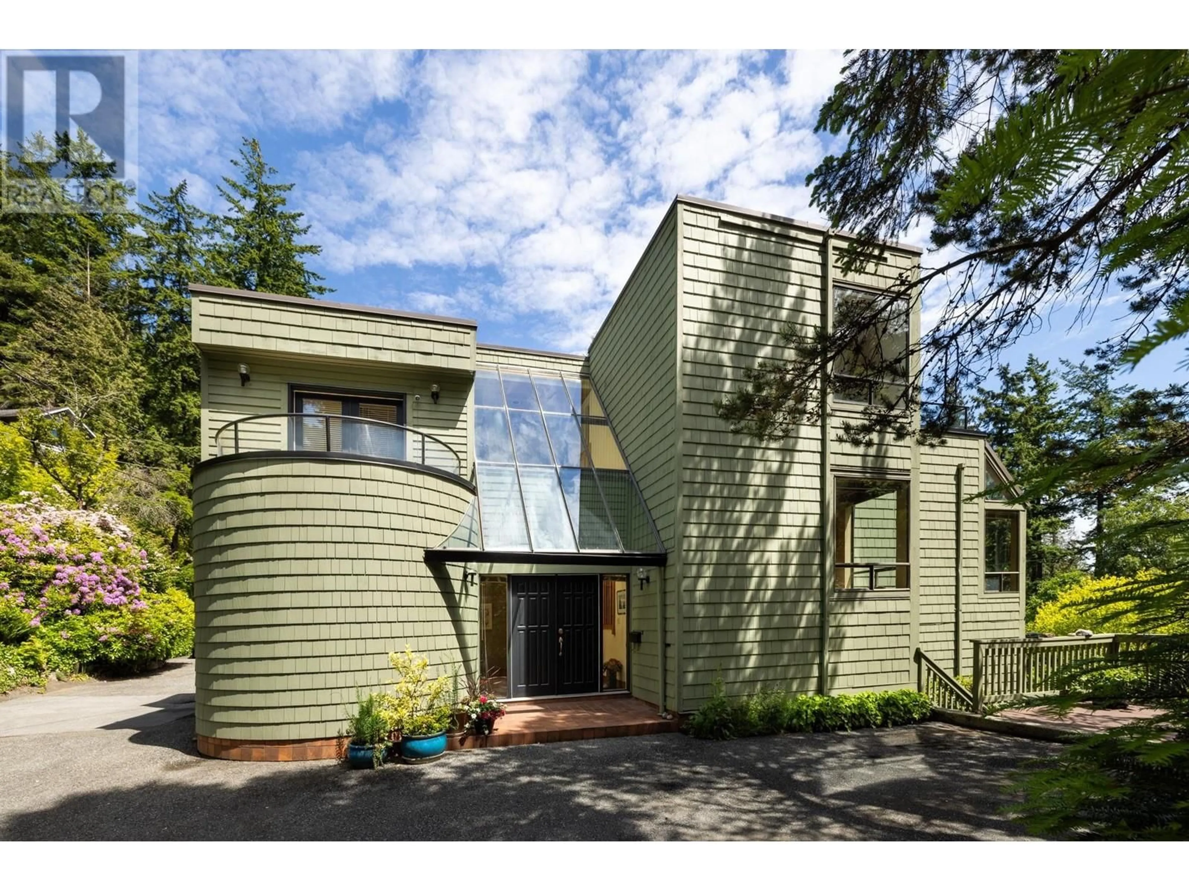 Home with vinyl exterior material, unknown for 4807 THE DALE, West Vancouver British Columbia V7W1K2