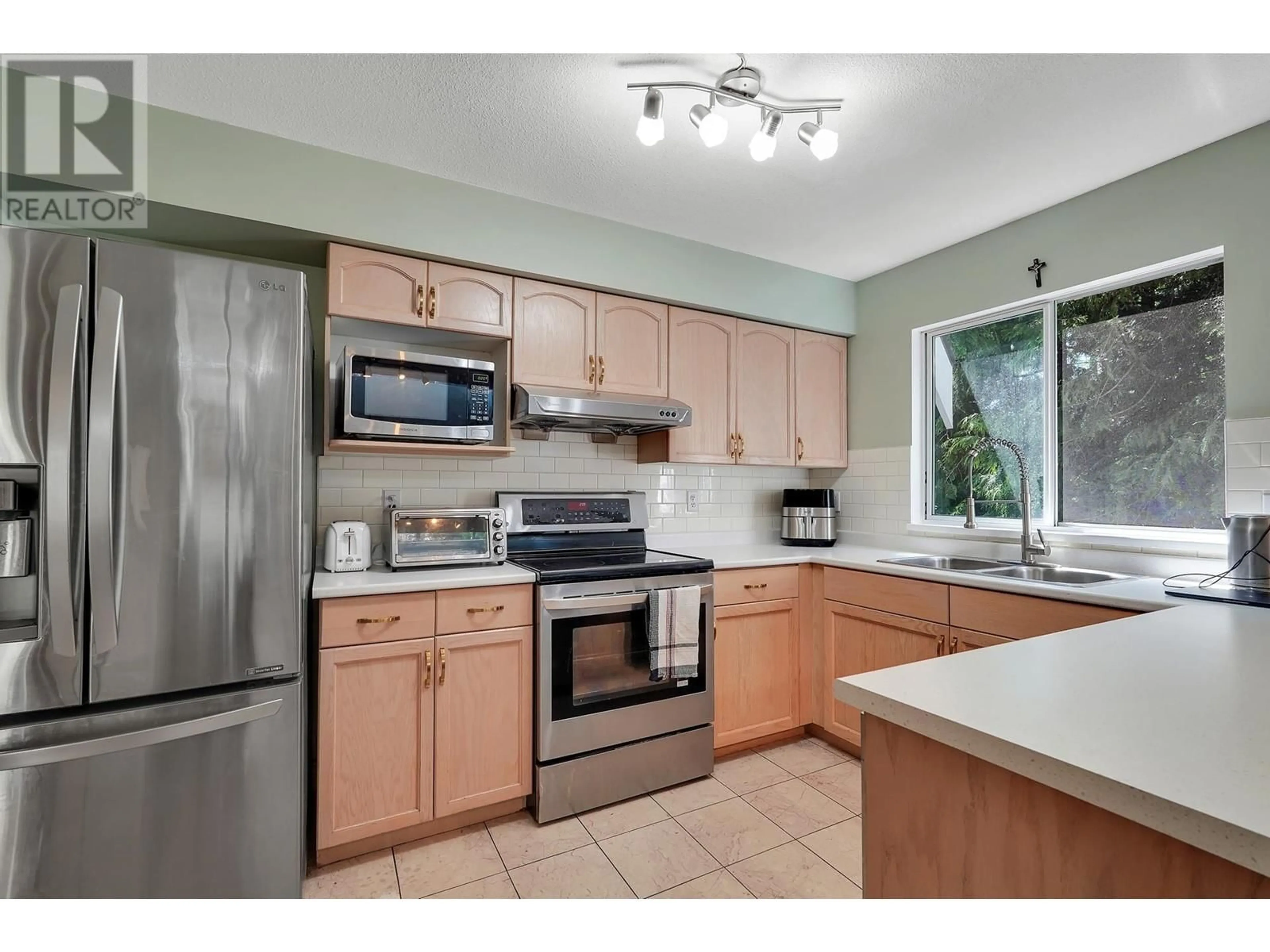 Standard kitchen, unknown for 28 - 1216 JOHNSON STREET, Coquitlam British Columbia V3B4T2