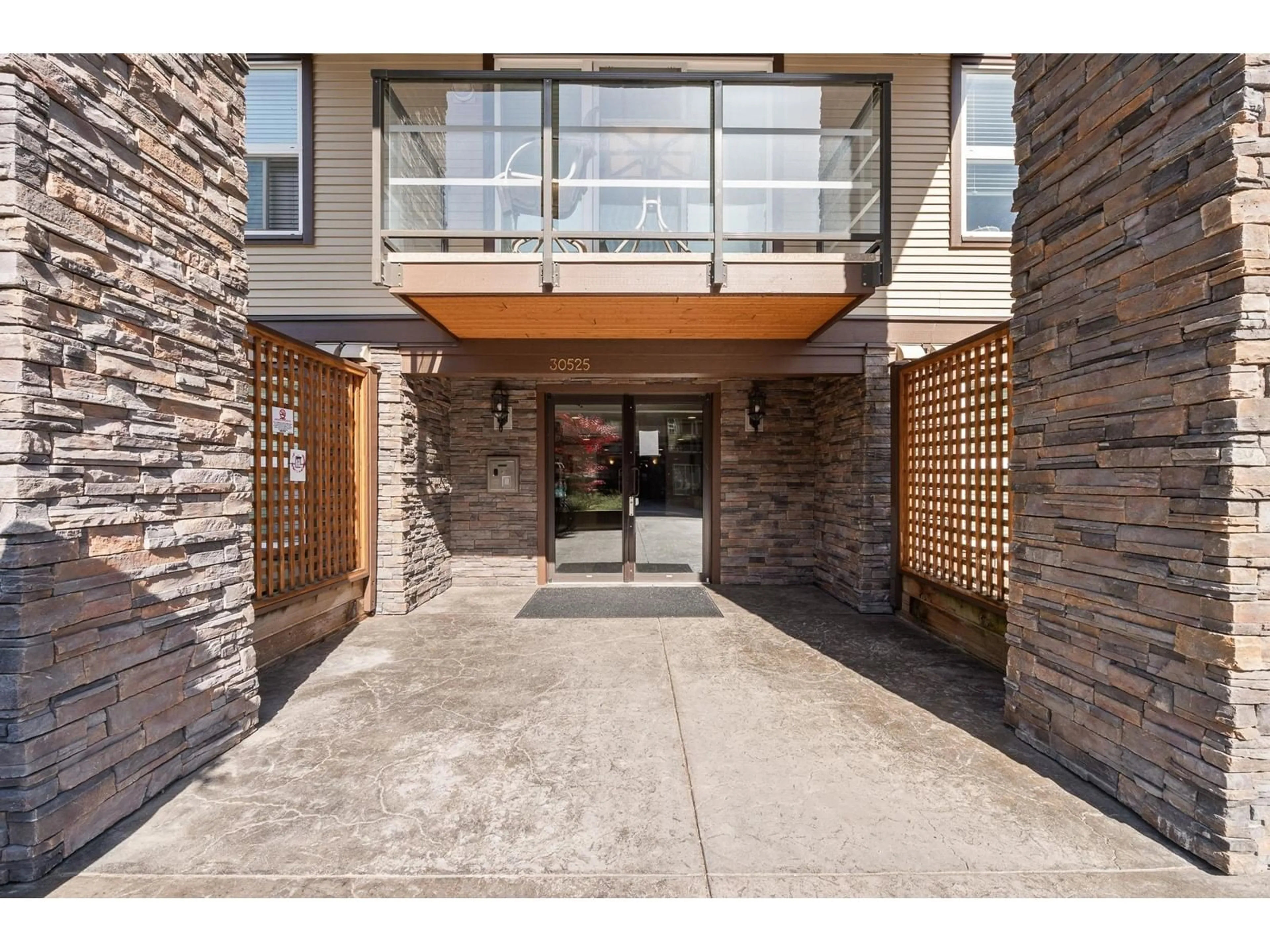Unknown for 202 - 30525 CARDINAL, Abbotsford British Columbia V2T0A8