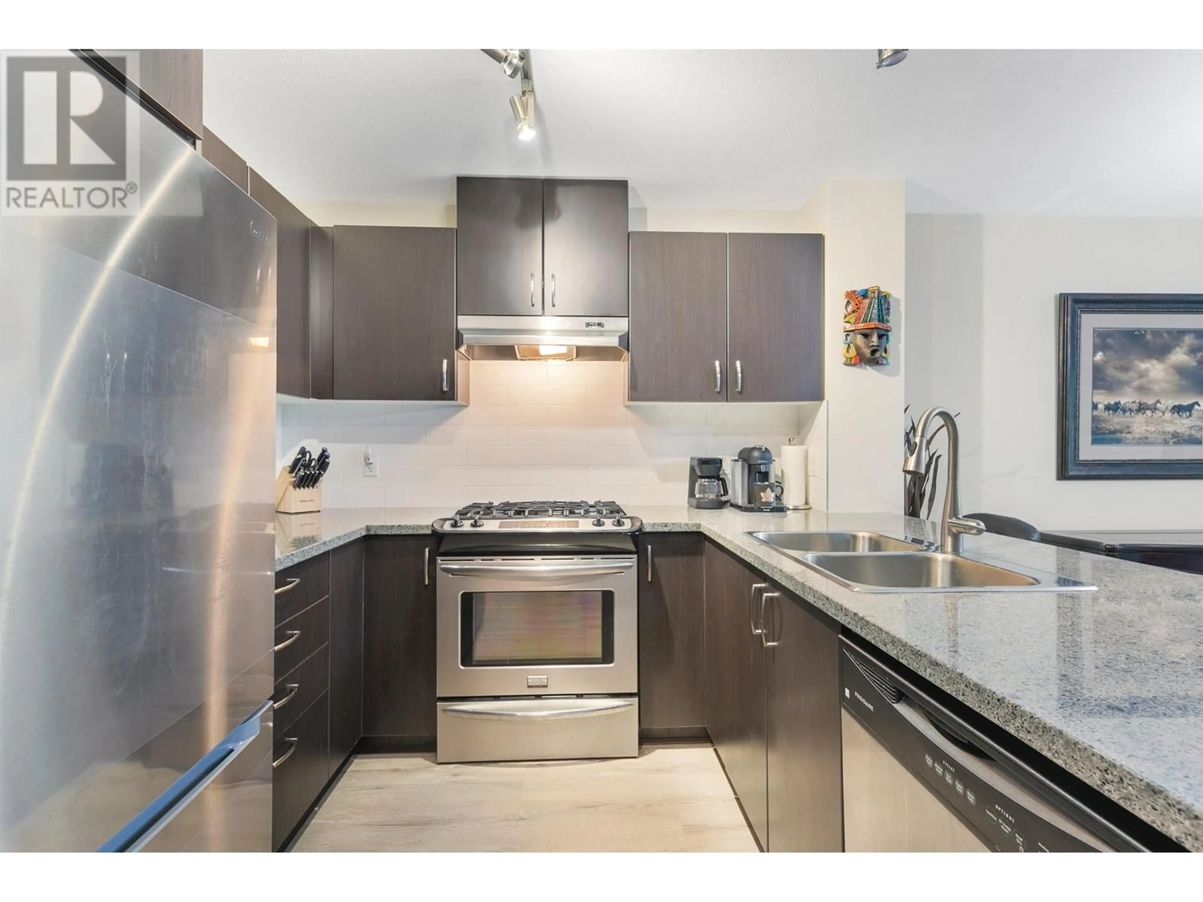 Standard kitchen, unknown for 306 - 3050 DAYANEE SPRINGS BOULEVARD, Coquitlam British Columbia V3E0A2