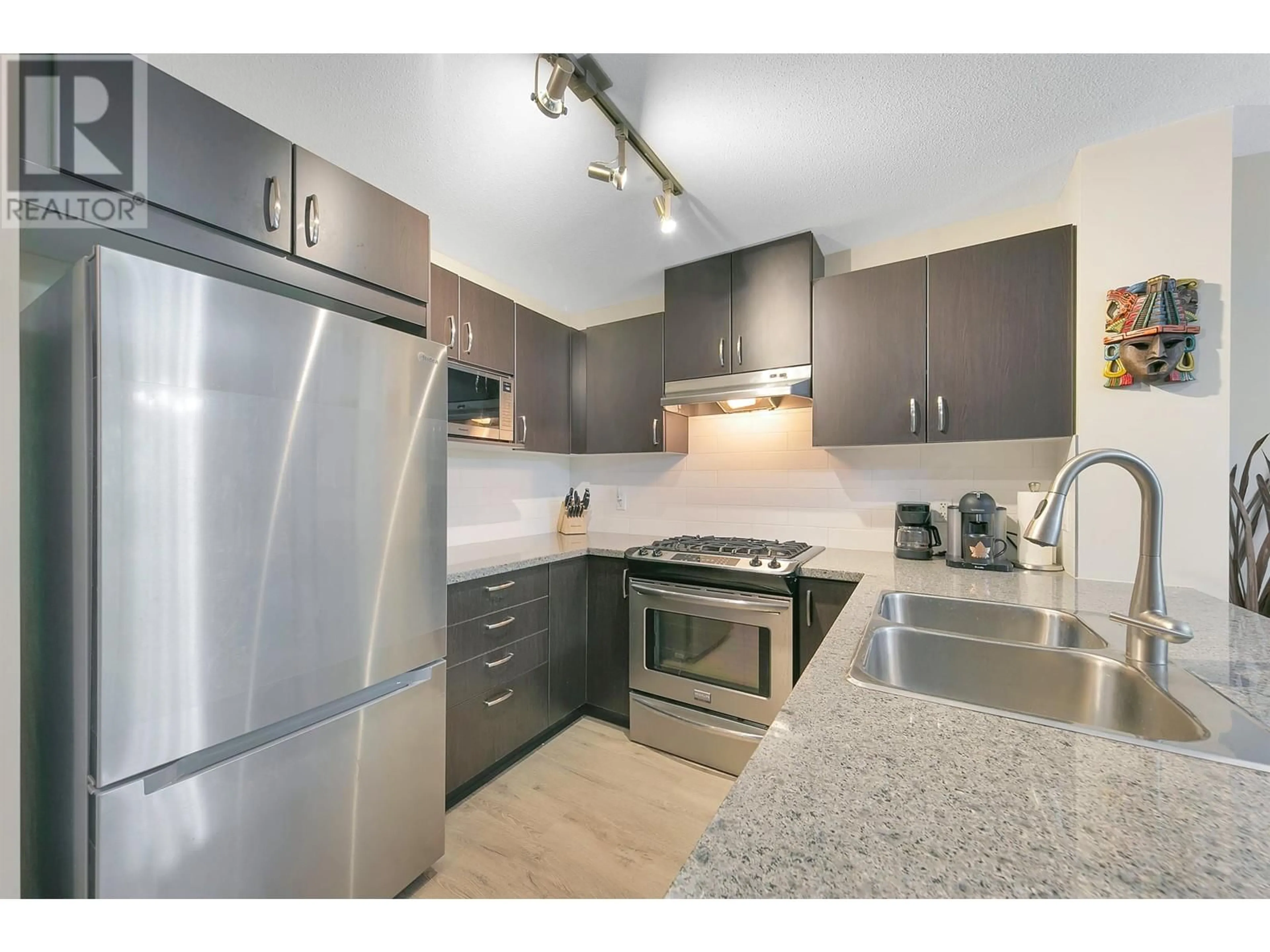 Standard kitchen, unknown for 306 - 3050 DAYANEE SPRINGS BOULEVARD, Coquitlam British Columbia V3E0A2