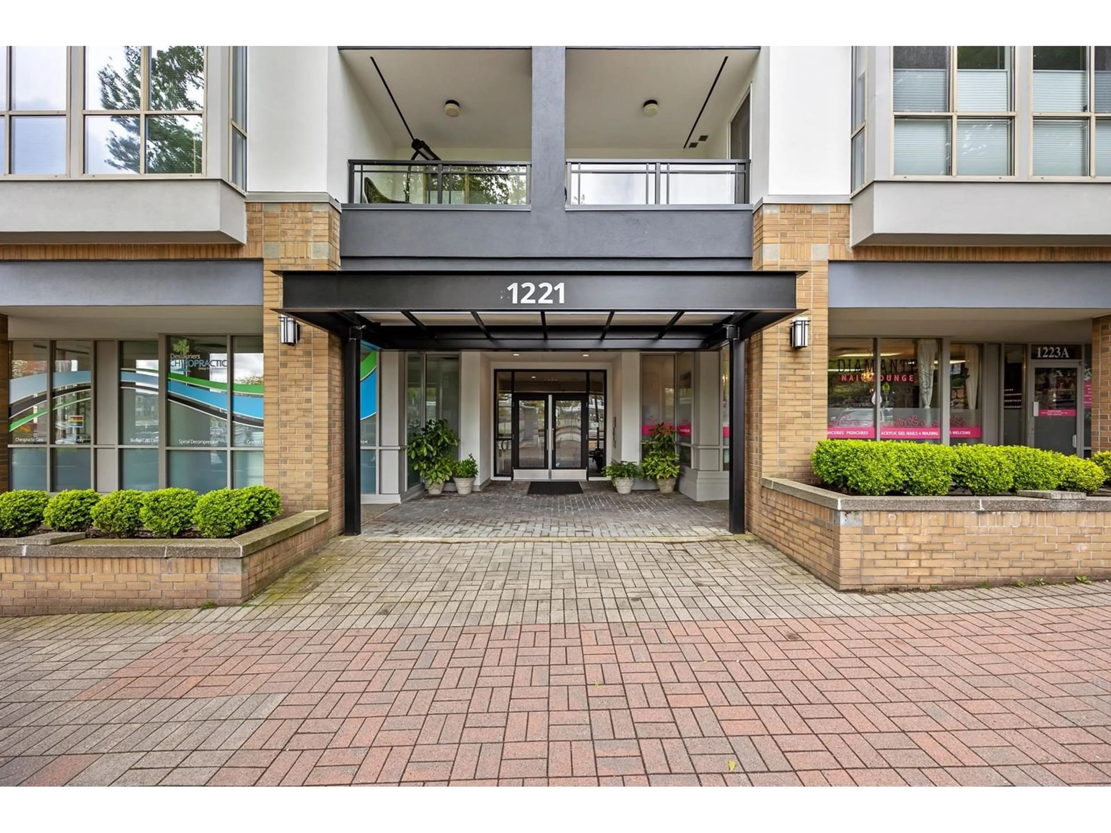 Indoor foyer for 105 - 1221 JOHNSTON, Surrey British Columbia V4B3Y8
