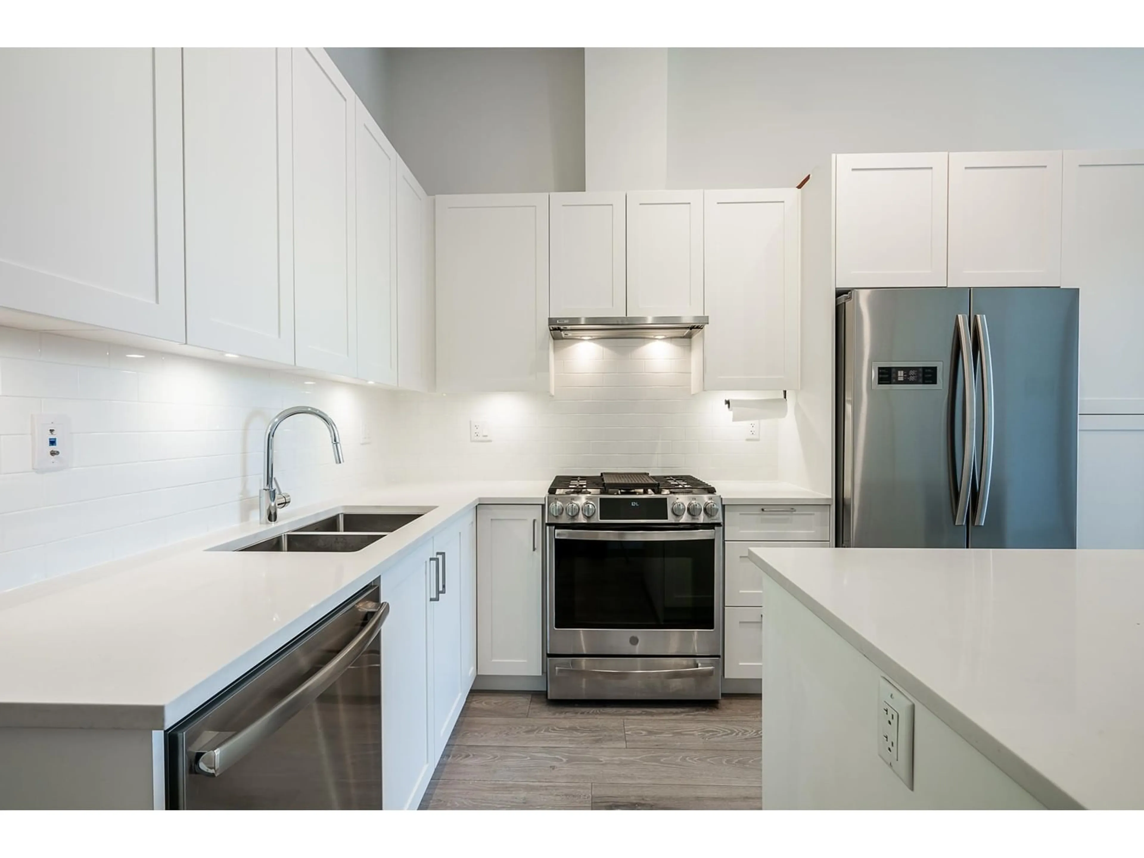 Standard kitchen, ceramic/tile floor for 612 - 20673 78, Langley British Columbia V5S3K1
