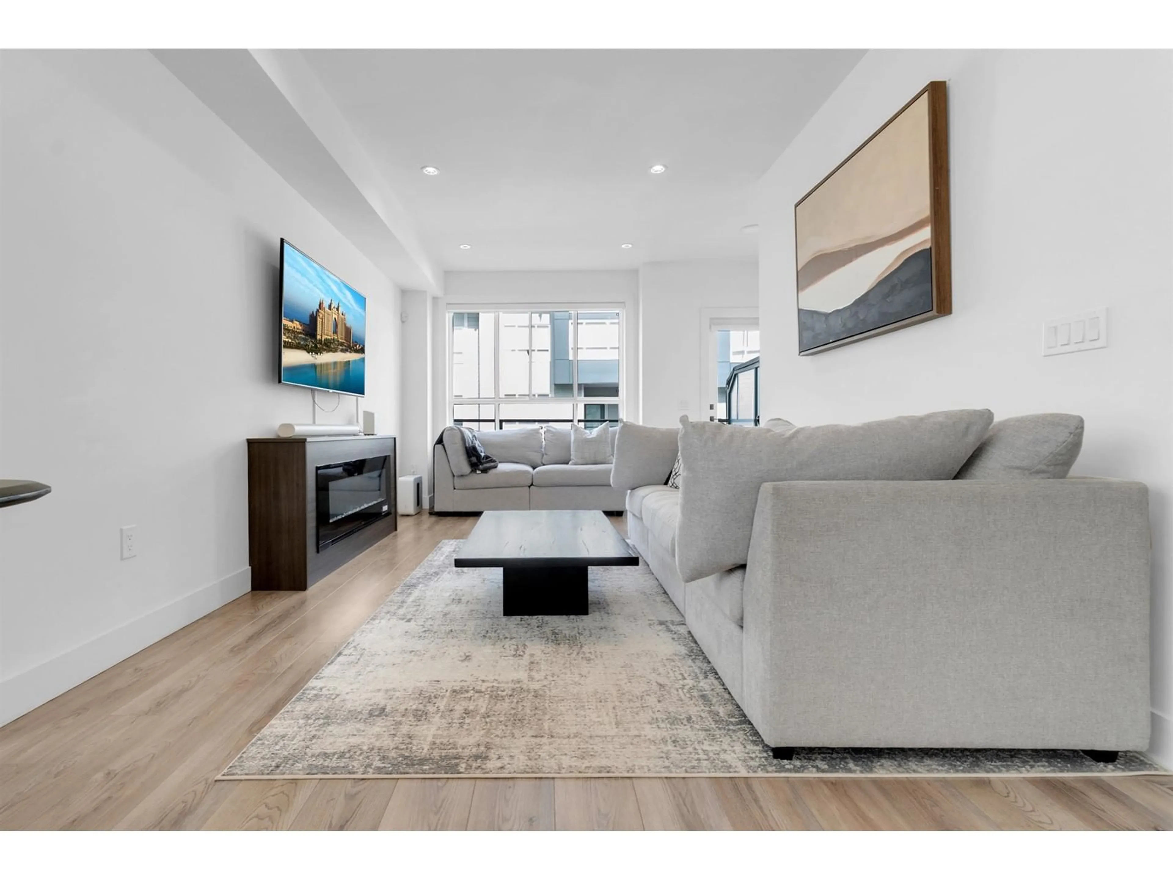 Living room with furniture, unknown for 4 - 7050 188, Surrey British Columbia V4N3G6