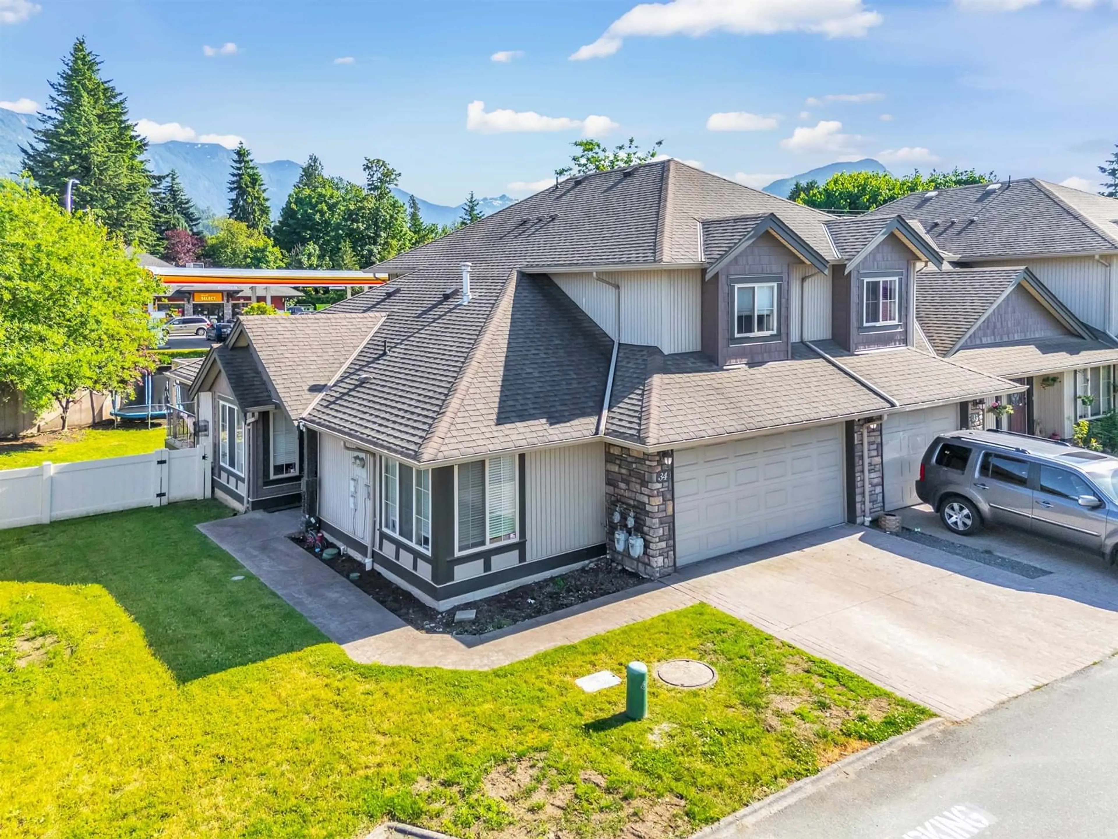 A pic from outside/outdoor area/front of a property/back of a property/a pic from drone, unknown for 34 - 6450 BLACKWOOD LANE, Chilliwack British Columbia V2R5Z3