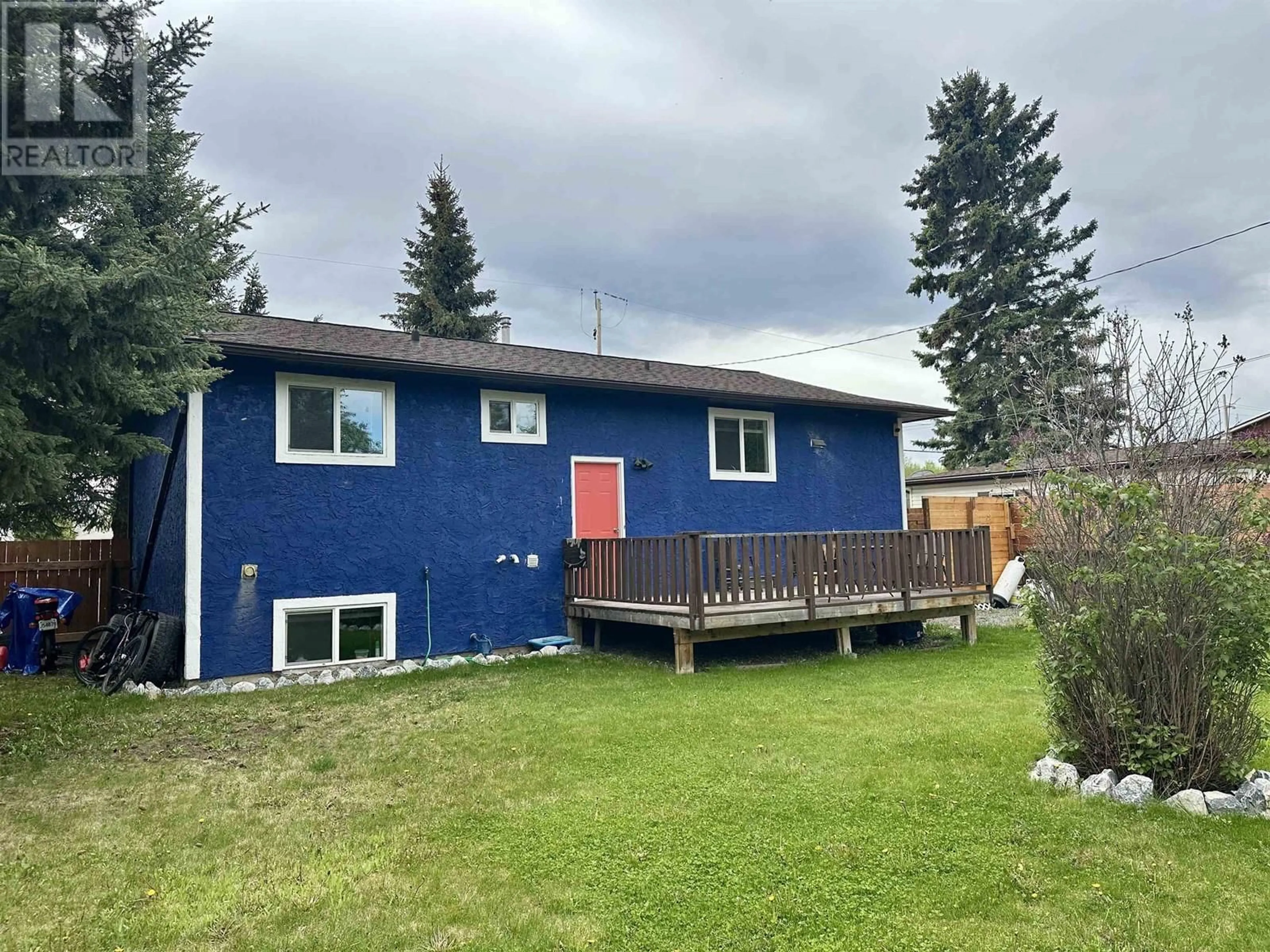 A pic from outside/outdoor area/front of a property/back of a property/a pic from drone, unknown for 2887 VICTORIA STREET, Vanderhoof British Columbia V0J3A0