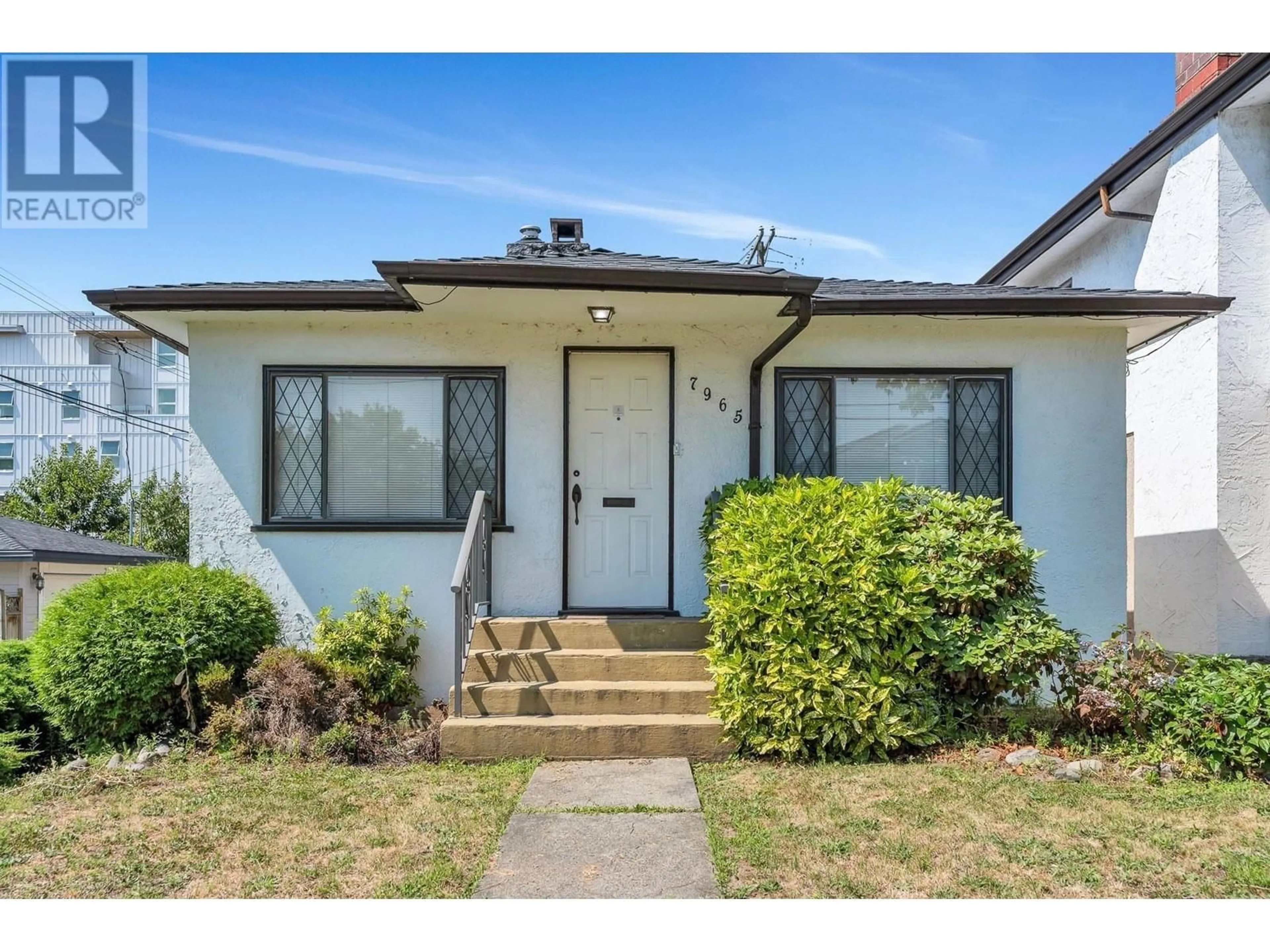 Home with vinyl exterior material, street for 7965 ONTARIO STREET, Vancouver British Columbia V5X3E2