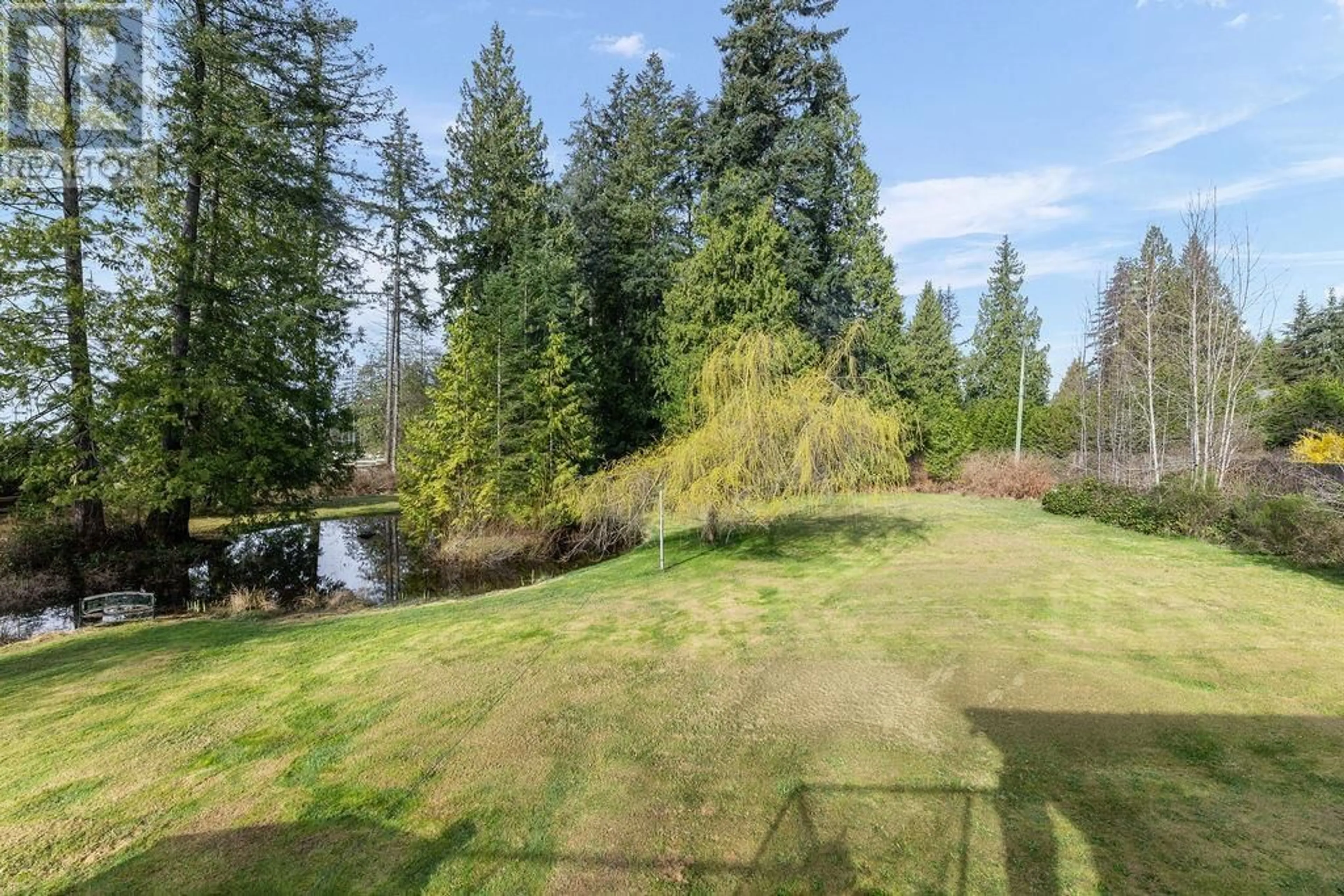 A pic from outside/outdoor area/front of a property/back of a property/a pic from drone, water/lake/river/ocean view for 593 VETERANS ROAD, Gibsons British Columbia V0N1V4