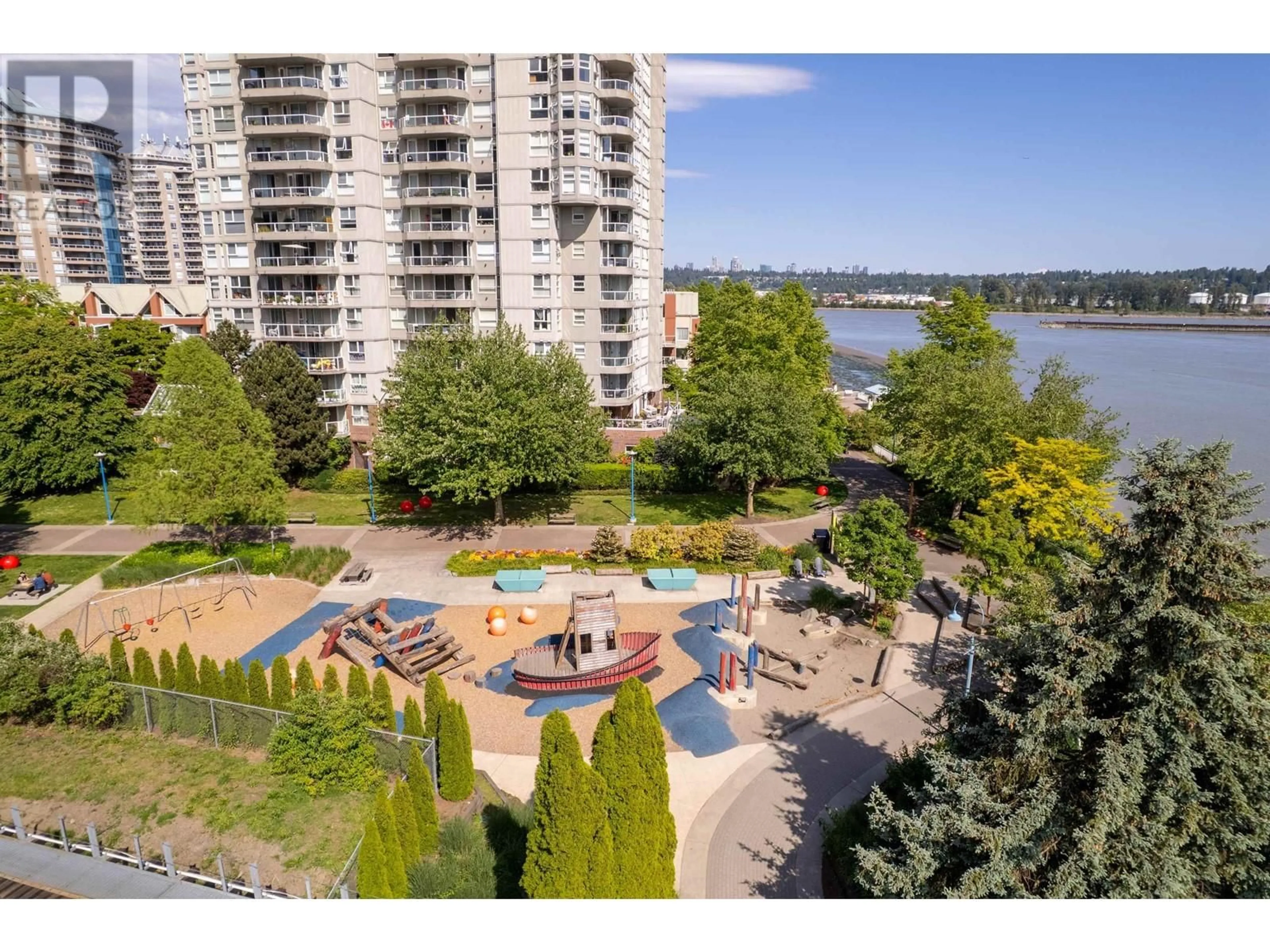 A pic from outside/outdoor area/front of a property/back of a property/a pic from drone, water/lake/river/ocean view for 404 - 1250 QUAYSIDE DRIVE, New Westminster British Columbia V3M6E2